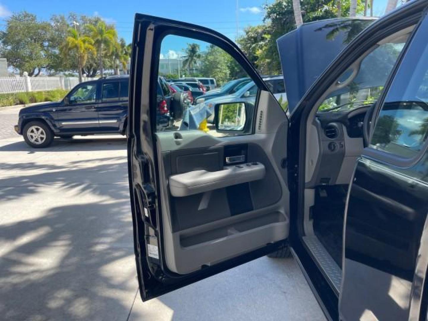 2007 Black /Flint Ford F-150 STX LOW 41,792 1 OWNER (1FTRF12247K) with an 4.2L EFI V6 Engine engine, Automatic transmission, located at 4701 North Dixie Hwy, Pompano Beach, FL, 33064, (954) 422-2889, 26.240938, -80.123474 - OUR WEBPAGE FLORIDACARS1.COM HAS OVER 100 PHOTOS AND FREE CARFAX LINK 2007 FORD F-150 XL LONG BED 8 FT VIN: 1FTRF12247KD38557 1 F T R F 1 2 2 4 7 K D 3 8 5 5 7 PICKUP 4.2L V6 F GASOLINE REAR WHEEL DRIVE Features ABS Brakes Air Conditioning Alloy Wheels AM/FM Stereo Automatic Transmission Auxiliary A - Photo#9