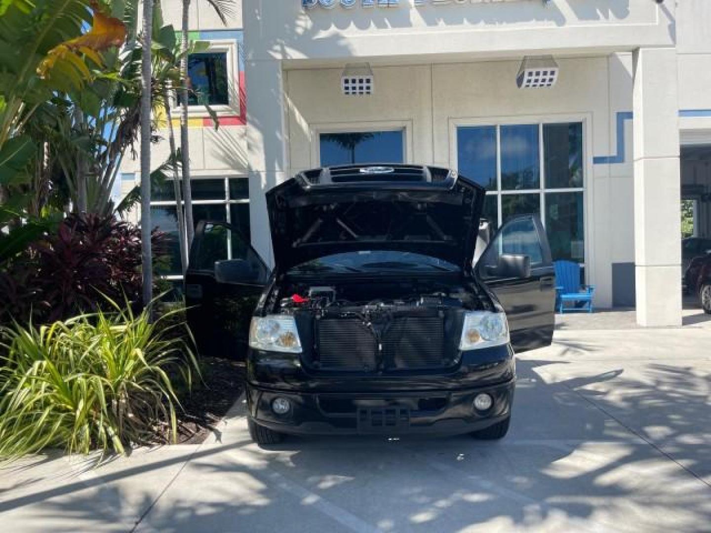 2007 Black /Flint Ford F-150 STX LOW 41,792 1 OWNER (1FTRF12247K) with an 4.2L EFI V6 Engine engine, Automatic transmission, located at 4701 North Dixie Hwy, Pompano Beach, FL, 33064, (954) 422-2889, 26.240938, -80.123474 - OUR WEBPAGE FLORIDACARS1.COM HAS OVER 100 PHOTOS AND FREE CARFAX LINK 2007 FORD F-150 XL LONG BED 8 FT VIN: 1FTRF12247KD38557 1 F T R F 1 2 2 4 7 K D 3 8 5 5 7 PICKUP 4.2L V6 F GASOLINE REAR WHEEL DRIVE Features ABS Brakes Air Conditioning Alloy Wheels AM/FM Stereo Automatic Transmission Auxiliary A - Photo#16