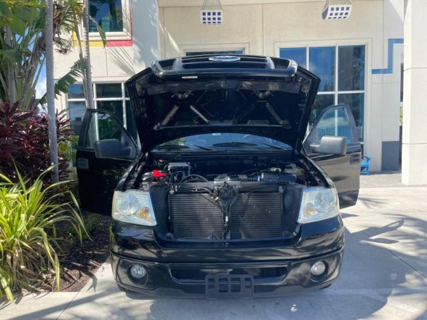2007 Black /Flint Ford F-150 STX LOW 41,792 1 OWNER (1FTRF12247K) with an 4.2L EFI V6 Engine engine, Automatic transmission, located at 4701 North Dixie Hwy, Pompano Beach, FL, 33064, (954) 422-2889, 26.240938, -80.123474 - OUR WEBPAGE FLORIDACARS1.COM HAS OVER 100 PHOTOS AND FREE CARFAX LINK 2007 FORD F-150 XL LONG BED 8 FT VIN: 1FTRF12247KD38557 1 F T R F 1 2 2 4 7 K D 3 8 5 5 7 PICKUP 4.2L V6 F GASOLINE REAR WHEEL DRIVE Features ABS Brakes Air Conditioning Alloy Wheels AM/FM Stereo Automatic Transmission Auxiliary A - Photo#17