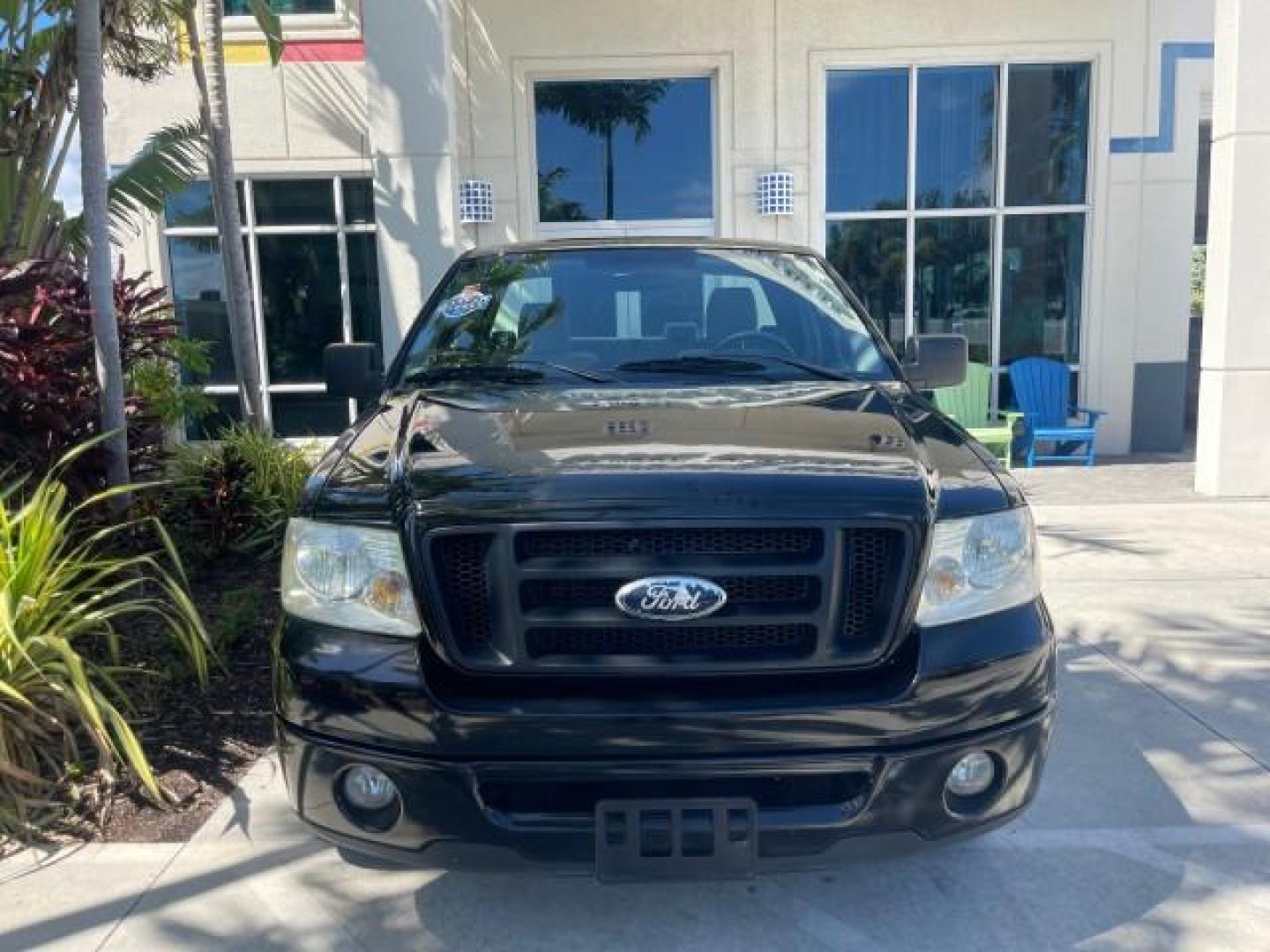 2007 Black /Flint Ford F-150 STX LOW 41,792 1 OWNER (1FTRF12247K) with an 4.2L EFI V6 Engine engine, Automatic transmission, located at 4701 North Dixie Hwy, Pompano Beach, FL, 33064, (954) 422-2889, 26.240938, -80.123474 - OUR WEBPAGE FLORIDACARS1.COM HAS OVER 100 PHOTOS AND FREE CARFAX LINK 2007 FORD F-150 XL LONG BED 8 FT VIN: 1FTRF12247KD38557 1 F T R F 1 2 2 4 7 K D 3 8 5 5 7 PICKUP 4.2L V6 F GASOLINE REAR WHEEL DRIVE Features ABS Brakes Air Conditioning Alloy Wheels AM/FM Stereo Automatic Transmission Auxiliary A - Photo#28