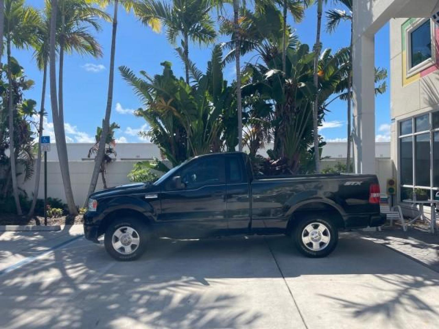 2007 Black /Flint Ford F-150 STX LOW 41,792 1 OWNER (1FTRF12247K) with an 4.2L EFI V6 Engine engine, Automatic transmission, located at 4701 North Dixie Hwy, Pompano Beach, FL, 33064, (954) 422-2889, 26.240938, -80.123474 - OUR WEBPAGE FLORIDACARS1.COM HAS OVER 100 PHOTOS AND FREE CARFAX LINK 2007 FORD F-150 XL LONG BED 8 FT VIN: 1FTRF12247KD38557 1 F T R F 1 2 2 4 7 K D 3 8 5 5 7 PICKUP 4.2L V6 F GASOLINE REAR WHEEL DRIVE Features ABS Brakes Air Conditioning Alloy Wheels AM/FM Stereo Automatic Transmission Auxiliary A - Photo#31