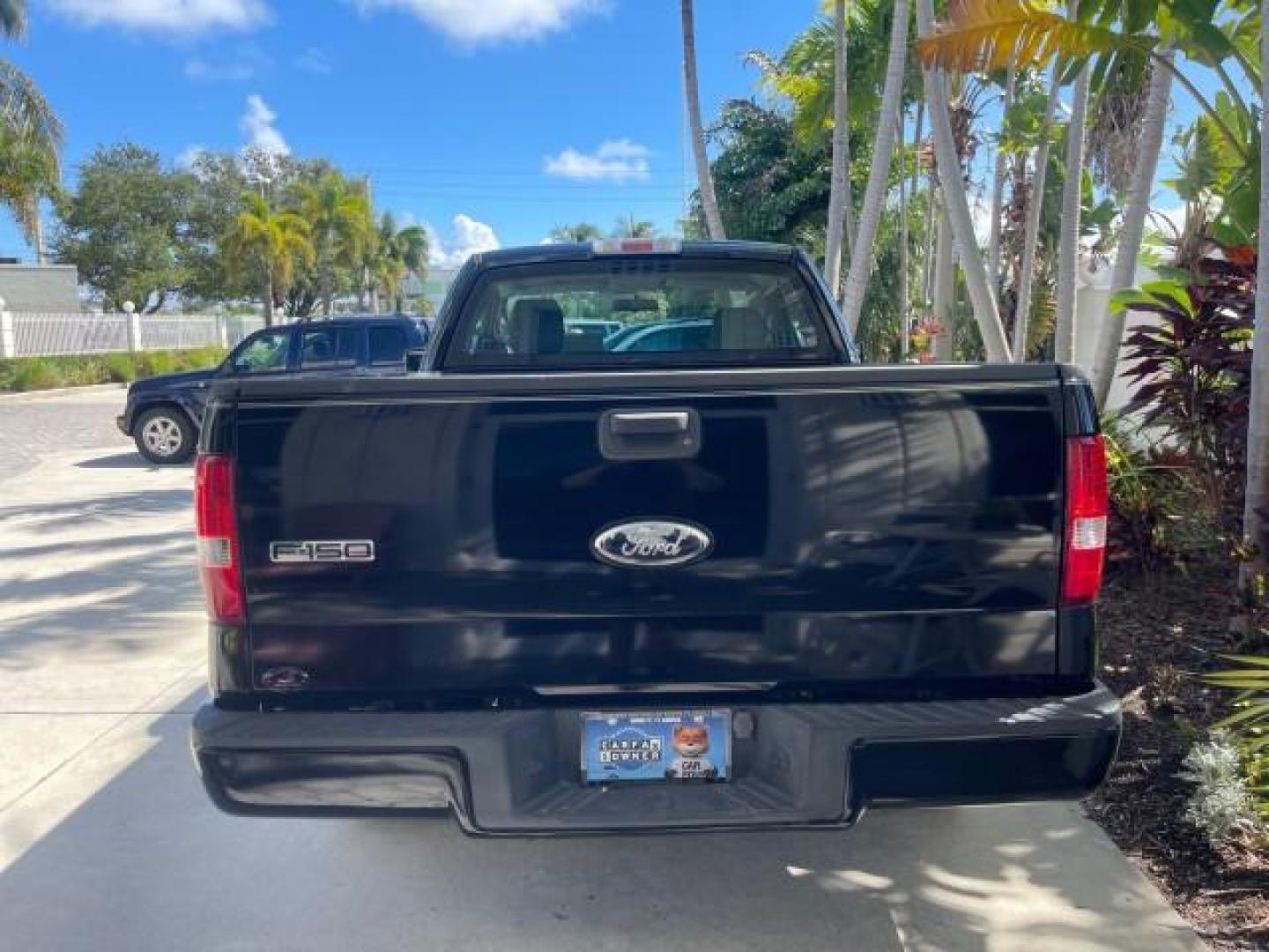2007 Black /Flint Ford F-150 STX LOW 41,792 1 OWNER (1FTRF12247K) with an 4.2L EFI V6 Engine engine, Automatic transmission, located at 4701 North Dixie Hwy, Pompano Beach, FL, 33064, (954) 422-2889, 26.240938, -80.123474 - OUR WEBPAGE FLORIDACARS1.COM HAS OVER 100 PHOTOS AND FREE CARFAX LINK 2007 FORD F-150 XL LONG BED 8 FT VIN: 1FTRF12247KD38557 1 F T R F 1 2 2 4 7 K D 3 8 5 5 7 PICKUP 4.2L V6 F GASOLINE REAR WHEEL DRIVE Features ABS Brakes Air Conditioning Alloy Wheels AM/FM Stereo Automatic Transmission Auxiliary A - Photo#36