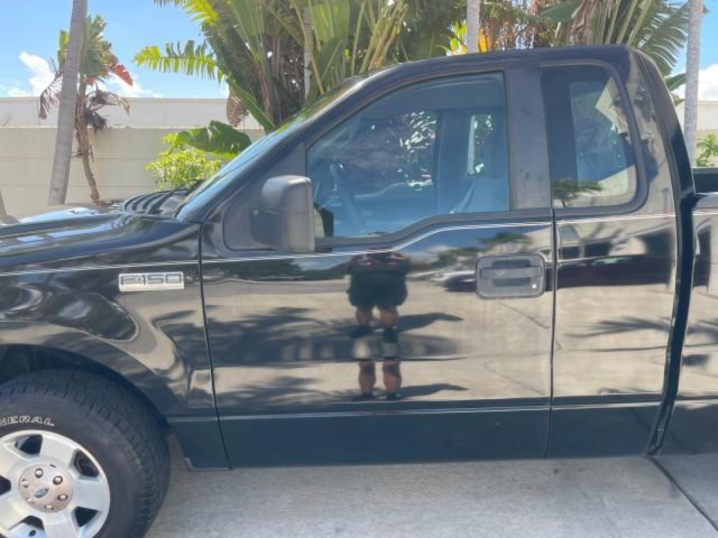 2007 Black /Flint Ford F-150 STX LOW 41,792 1 OWNER (1FTRF12247K) with an 4.2L EFI V6 Engine engine, Automatic transmission, located at 4701 North Dixie Hwy, Pompano Beach, FL, 33064, (954) 422-2889, 26.240938, -80.123474 - OUR WEBPAGE FLORIDACARS1.COM HAS OVER 100 PHOTOS AND FREE CARFAX LINK 2007 FORD F-150 XL LONG BED 8 FT VIN: 1FTRF12247KD38557 1 F T R F 1 2 2 4 7 K D 3 8 5 5 7 PICKUP 4.2L V6 F GASOLINE REAR WHEEL DRIVE Features ABS Brakes Air Conditioning Alloy Wheels AM/FM Stereo Automatic Transmission Auxiliary A - Photo#37