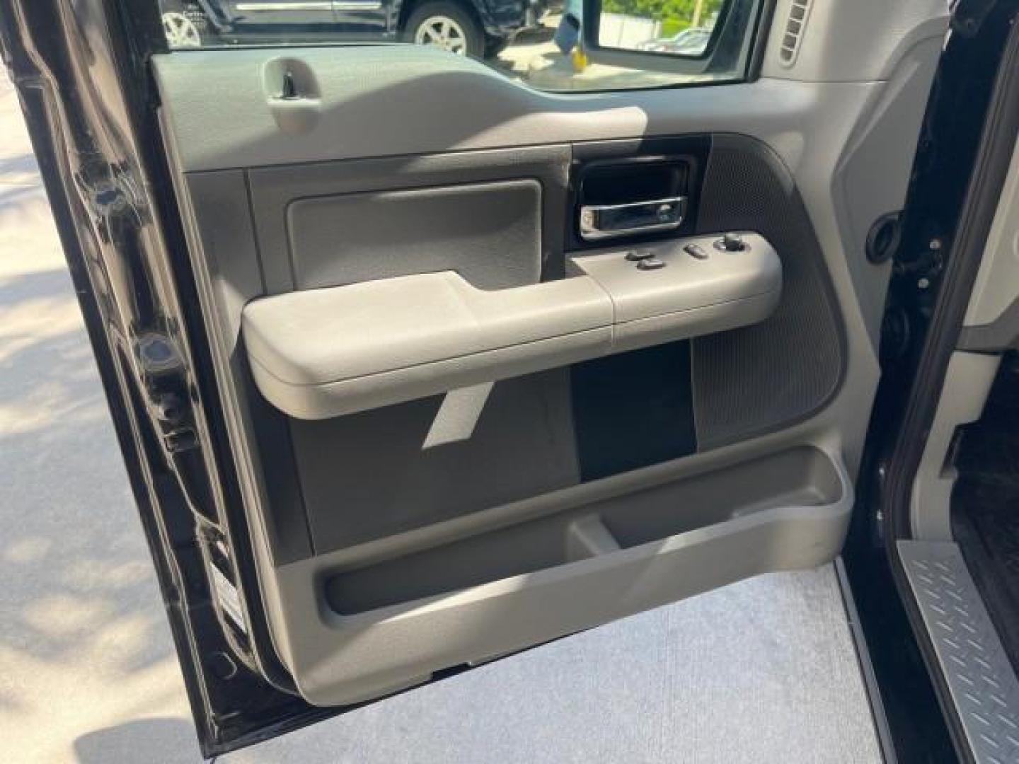 2007 Black /Flint Ford F-150 STX LOW 41,792 1 OWNER (1FTRF12247K) with an 4.2L EFI V6 Engine engine, Automatic transmission, located at 4701 North Dixie Hwy, Pompano Beach, FL, 33064, (954) 422-2889, 26.240938, -80.123474 - OUR WEBPAGE FLORIDACARS1.COM HAS OVER 100 PHOTOS AND FREE CARFAX LINK 2007 FORD F-150 XL LONG BED 8 FT VIN: 1FTRF12247KD38557 1 F T R F 1 2 2 4 7 K D 3 8 5 5 7 PICKUP 4.2L V6 F GASOLINE REAR WHEEL DRIVE Features ABS Brakes Air Conditioning Alloy Wheels AM/FM Stereo Automatic Transmission Auxiliary A - Photo#42