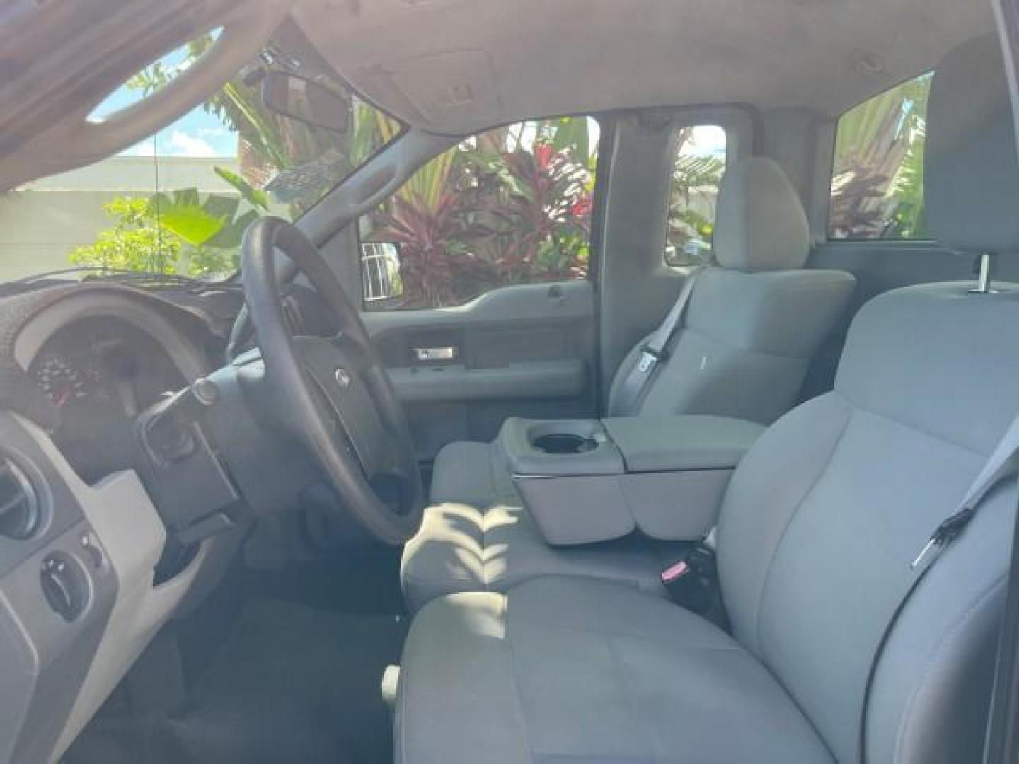 2007 Black /Flint Ford F-150 STX LOW 41,792 1 OWNER (1FTRF12247K) with an 4.2L EFI V6 Engine engine, Automatic transmission, located at 4701 North Dixie Hwy, Pompano Beach, FL, 33064, (954) 422-2889, 26.240938, -80.123474 - OUR WEBPAGE FLORIDACARS1.COM HAS OVER 100 PHOTOS AND FREE CARFAX LINK 2007 FORD F-150 XL LONG BED 8 FT VIN: 1FTRF12247KD38557 1 F T R F 1 2 2 4 7 K D 3 8 5 5 7 PICKUP 4.2L V6 F GASOLINE REAR WHEEL DRIVE Features ABS Brakes Air Conditioning Alloy Wheels AM/FM Stereo Automatic Transmission Auxiliary A - Photo#45