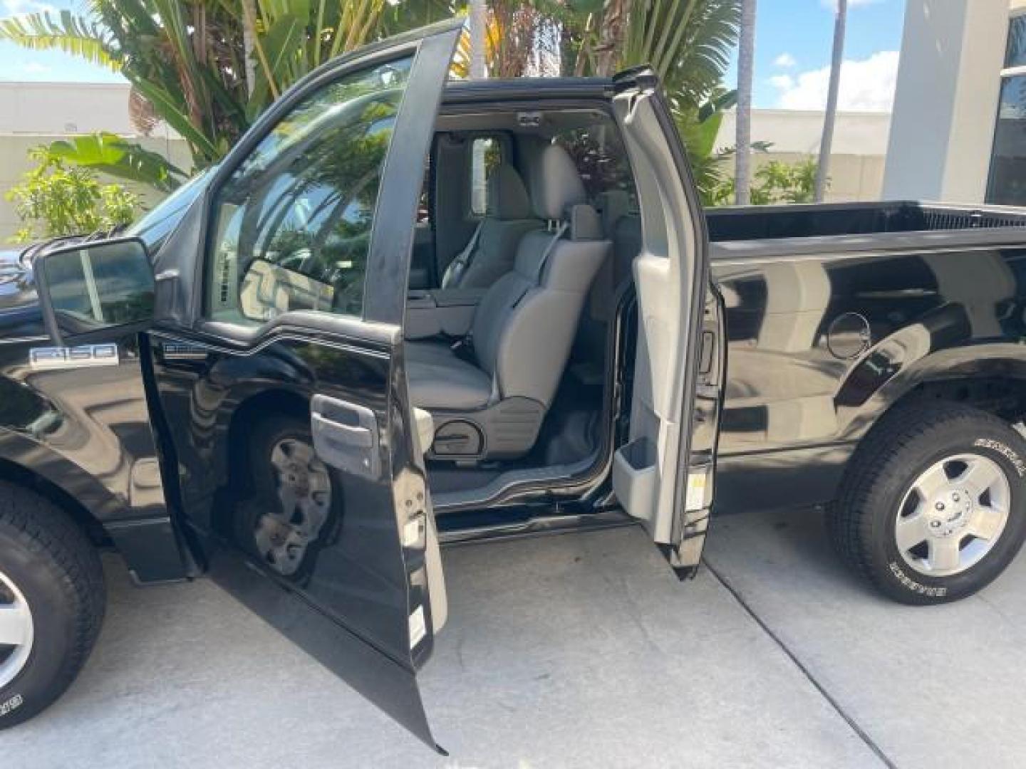 2007 Black /Flint Ford F-150 STX LOW 41,792 1 OWNER (1FTRF12247K) with an 4.2L EFI V6 Engine engine, Automatic transmission, located at 4701 North Dixie Hwy, Pompano Beach, FL, 33064, (954) 422-2889, 26.240938, -80.123474 - OUR WEBPAGE FLORIDACARS1.COM HAS OVER 100 PHOTOS AND FREE CARFAX LINK 2007 FORD F-150 XL LONG BED 8 FT VIN: 1FTRF12247KD38557 1 F T R F 1 2 2 4 7 K D 3 8 5 5 7 PICKUP 4.2L V6 F GASOLINE REAR WHEEL DRIVE Features ABS Brakes Air Conditioning Alloy Wheels AM/FM Stereo Automatic Transmission Auxiliary A - Photo#71