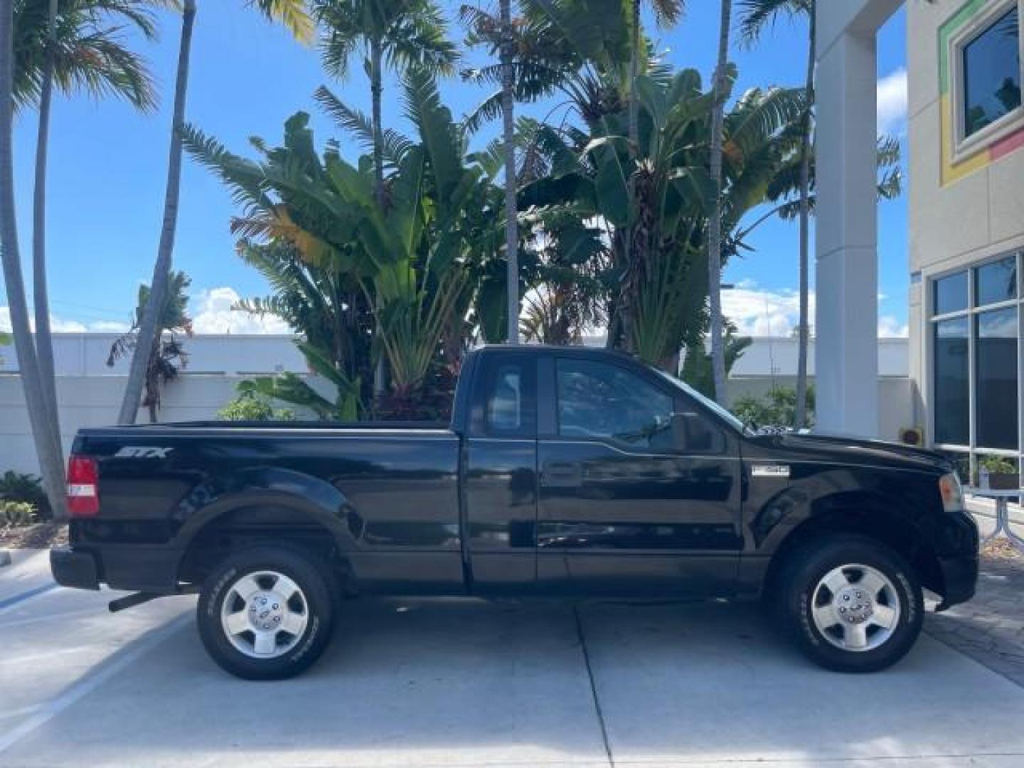 2007 Black /Flint Ford F-150 STX LOW 41,792 1 OWNER (1FTRF12247K) with an 4.2L EFI V6 Engine engine, Automatic transmission, located at 4701 North Dixie Hwy, Pompano Beach, FL, 33064, (954) 422-2889, 26.240938, -80.123474 - OUR WEBPAGE FLORIDACARS1.COM HAS OVER 100 PHOTOS AND FREE CARFAX LINK 2007 FORD F-150 XL LONG BED 8 FT VIN: 1FTRF12247KD38557 1 F T R F 1 2 2 4 7 K D 3 8 5 5 7 PICKUP 4.2L V6 F GASOLINE REAR WHEEL DRIVE Features ABS Brakes Air Conditioning Alloy Wheels AM/FM Stereo Automatic Transmission Auxiliary A - Photo#96