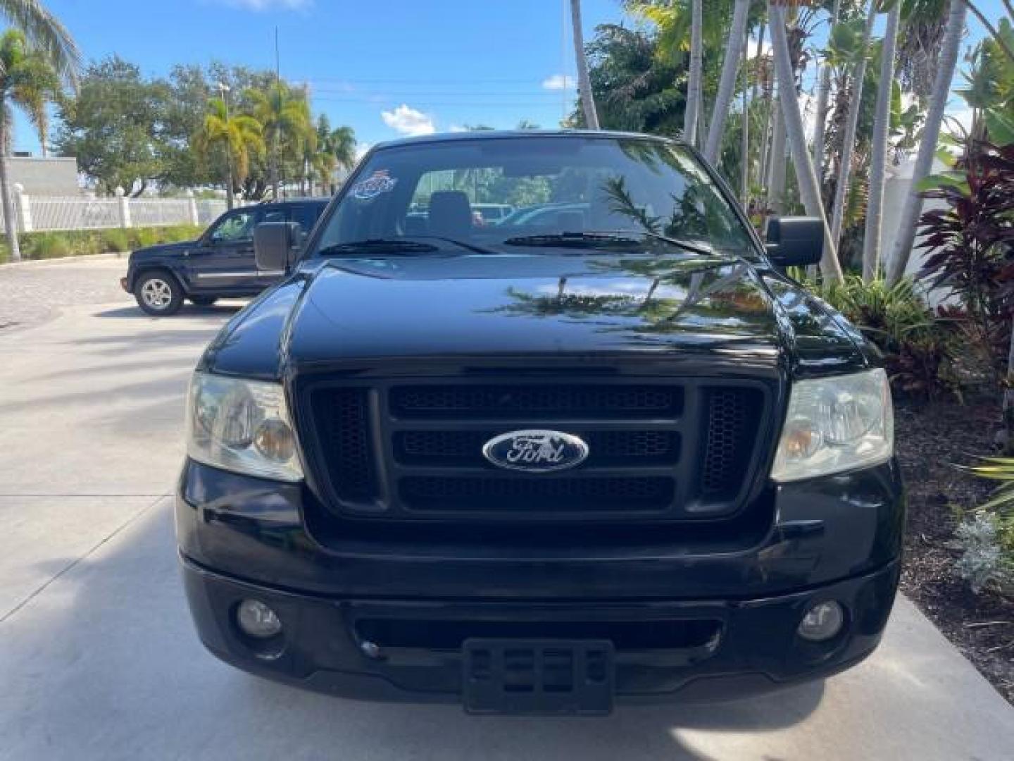 2007 Black /Flint Ford F-150 STX LOW 41,792 1 OWNER (1FTRF12247K) with an 4.2L EFI V6 Engine engine, Automatic transmission, located at 4701 North Dixie Hwy, Pompano Beach, FL, 33064, (954) 422-2889, 26.240938, -80.123474 - OUR WEBPAGE FLORIDACARS1.COM HAS OVER 100 PHOTOS AND FREE CARFAX LINK 2007 FORD F-150 XL LONG BED 8 FT VIN: 1FTRF12247KD38557 1 F T R F 1 2 2 4 7 K D 3 8 5 5 7 PICKUP 4.2L V6 F GASOLINE REAR WHEEL DRIVE Features ABS Brakes Air Conditioning Alloy Wheels AM/FM Stereo Automatic Transmission Auxiliary A - Photo#99