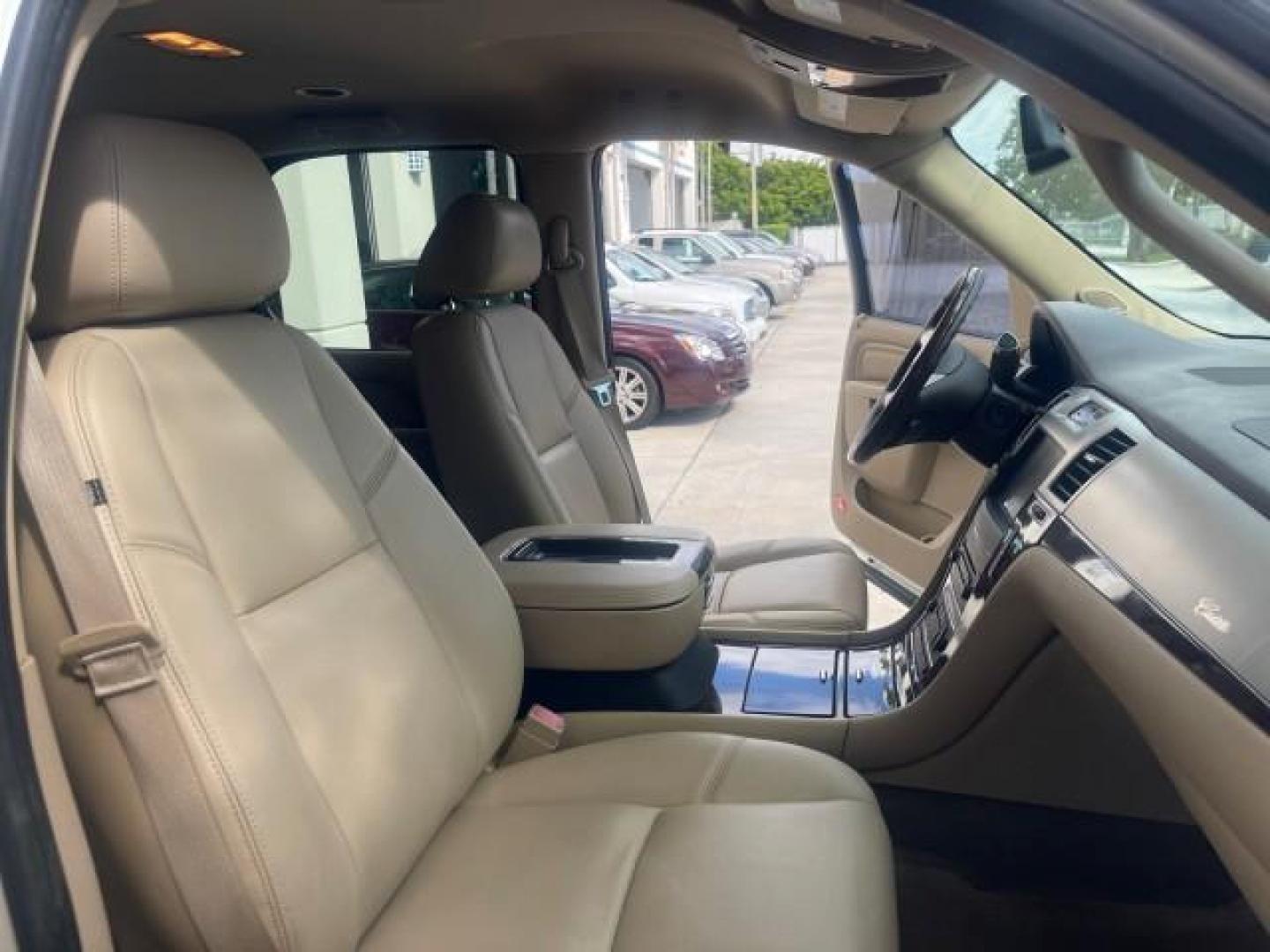 2013 White Diamond Tricoat /Cashmere w/Cocoa Accents Cadillac Escalade LOW MILES 62,315 PEARL WHITE (1GYS3AEF3DR) with an 6.2L Vortec 1000 V8 SFI E85 Engine engine, Automatic transmission, located at 4701 North Dixie Hwy, Pompano Beach, FL, 33064, (954) 422-2889, 26.240938, -80.123474 - OUR WEBPAGE FLORIDACARS1.COM HAS OVER 100 PHOTOS AND FREE CARFAX LINK 2013 CADILLAC ESCALADE WHITE DIAMOND TRICOAT - NEW $$ 63,170 VIN: 1GYS3AEF3DR239301 1 G Y S 3 A E F 3 D R 2 3 9 3 0 1 4 DOOR WAGON/SPORT UTILITY 6.2L V8 F OHV 16V FLEX FUEL REAR WHEEL DRIVE Features A/C Seat(s) ABS Brakes Air Cond - Photo#12