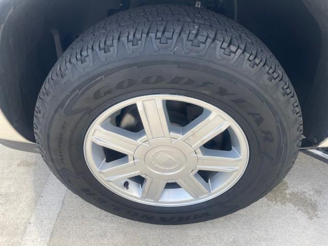 2013 White Diamond Tricoat /Cashmere w/Cocoa Accents Cadillac Escalade LOW MILES 62,322 PEARL WHITE (1GYS3AEF3DR) with an 6.2L Vortec 1000 V8 SFI E85 Engine engine, Automatic transmission, located at 4701 North Dixie Hwy, Pompano Beach, FL, 33064, (954) 422-2889, 26.240938, -80.123474 - OUR WEBPAGE FLORIDACARS1.COM HAS OVER 100 PHOTOS AND FREE CARFAX LINK 2013 CADILLAC ESCALADE WHITE DIAMOND TRICOAT - NEW $$ 63,170 VIN: 1GYS3AEF3DR239301 1 G Y S 3 A E F 3 D R 2 3 9 3 0 1 4 DOOR WAGON/SPORT UTILITY 6.2L V8 F OHV 16V FLEX FUEL REAR WHEEL DRIVE Features A/C Seat(s) ABS Brakes Air Cond - Photo#19