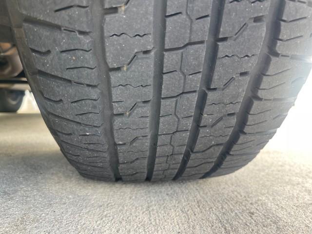 2013 White Diamond Tricoat /Cashmere w/Cocoa Accents Cadillac Escalade LOW MILES 62,322 PEARL WHITE (1GYS3AEF3DR) with an 6.2L Vortec 1000 V8 SFI E85 Engine engine, Automatic transmission, located at 4701 North Dixie Hwy, Pompano Beach, FL, 33064, (954) 422-2889, 26.240938, -80.123474 - OUR WEBPAGE FLORIDACARS1.COM HAS OVER 100 PHOTOS AND FREE CARFAX LINK 2013 CADILLAC ESCALADE WHITE DIAMOND TRICOAT - NEW $$ 63,170 VIN: 1GYS3AEF3DR239301 1 G Y S 3 A E F 3 D R 2 3 9 3 0 1 4 DOOR WAGON/SPORT UTILITY 6.2L V8 F OHV 16V FLEX FUEL REAR WHEEL DRIVE Features A/C Seat(s) ABS Brakes Air Cond - Photo#20