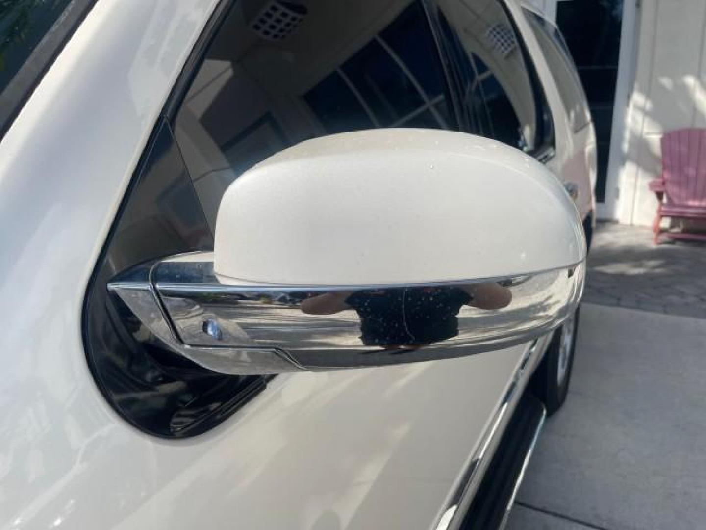 2013 White Diamond Tricoat /Cashmere w/Cocoa Accents Cadillac Escalade LOW MILES 62,315 PEARL WHITE (1GYS3AEF3DR) with an 6.2L Vortec 1000 V8 SFI E85 Engine engine, Automatic transmission, located at 4701 North Dixie Hwy, Pompano Beach, FL, 33064, (954) 422-2889, 26.240938, -80.123474 - OUR WEBPAGE FLORIDACARS1.COM HAS OVER 100 PHOTOS AND FREE CARFAX LINK 2013 CADILLAC ESCALADE WHITE DIAMOND TRICOAT - NEW $$ 63,170 VIN: 1GYS3AEF3DR239301 1 G Y S 3 A E F 3 D R 2 3 9 3 0 1 4 DOOR WAGON/SPORT UTILITY 6.2L V8 F OHV 16V FLEX FUEL REAR WHEEL DRIVE Features A/C Seat(s) ABS Brakes Air Cond - Photo#40