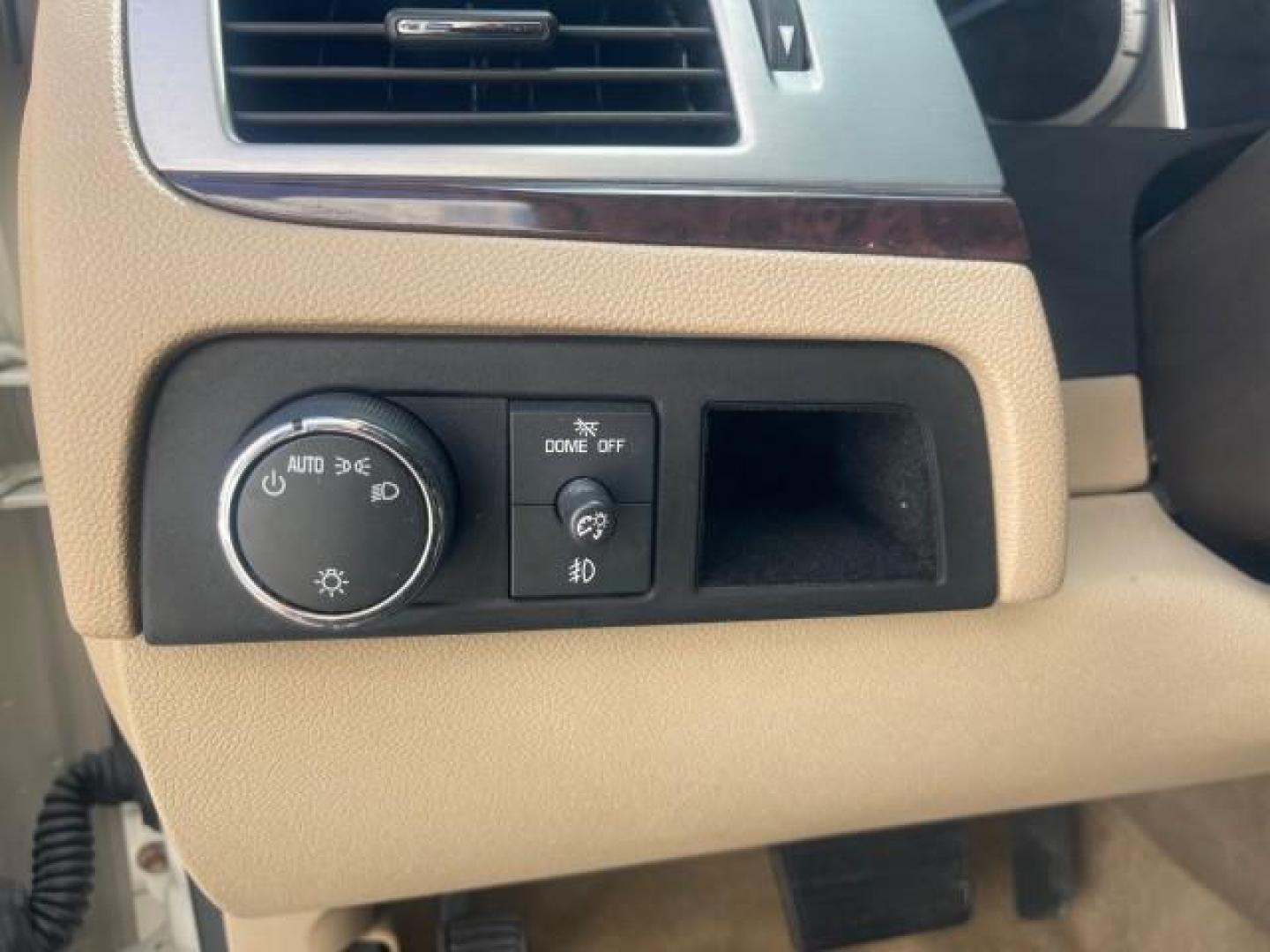 2013 White Diamond Tricoat /Cashmere w/Cocoa Accents Cadillac Escalade LOW MILES 62,315 PEARL WHITE (1GYS3AEF3DR) with an 6.2L Vortec 1000 V8 SFI E85 Engine engine, Automatic transmission, located at 4701 North Dixie Hwy, Pompano Beach, FL, 33064, (954) 422-2889, 26.240938, -80.123474 - OUR WEBPAGE FLORIDACARS1.COM HAS OVER 100 PHOTOS AND FREE CARFAX LINK 2013 CADILLAC ESCALADE WHITE DIAMOND TRICOAT - NEW $$ 63,170 VIN: 1GYS3AEF3DR239301 1 G Y S 3 A E F 3 D R 2 3 9 3 0 1 4 DOOR WAGON/SPORT UTILITY 6.2L V8 F OHV 16V FLEX FUEL REAR WHEEL DRIVE Features A/C Seat(s) ABS Brakes Air Cond - Photo#56