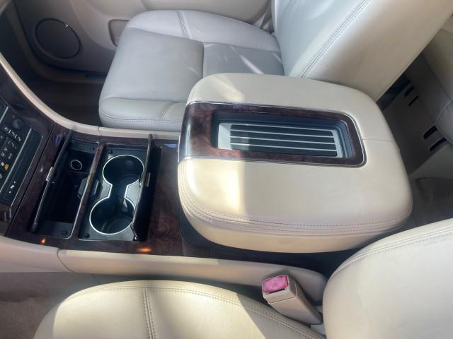 2013 White Diamond Tricoat /Cashmere w/Cocoa Accents Cadillac Escalade LOW MILES 62,322 PEARL WHITE (1GYS3AEF3DR) with an 6.2L Vortec 1000 V8 SFI E85 Engine engine, Automatic transmission, located at 4701 North Dixie Hwy, Pompano Beach, FL, 33064, (954) 422-2889, 26.240938, -80.123474 - OUR WEBPAGE FLORIDACARS1.COM HAS OVER 100 PHOTOS AND FREE CARFAX LINK 2013 CADILLAC ESCALADE WHITE DIAMOND TRICOAT - NEW $$ 63,170 VIN: 1GYS3AEF3DR239301 1 G Y S 3 A E F 3 D R 2 3 9 3 0 1 4 DOOR WAGON/SPORT UTILITY 6.2L V8 F OHV 16V FLEX FUEL REAR WHEEL DRIVE Features A/C Seat(s) ABS Brakes Air Cond - Photo#65