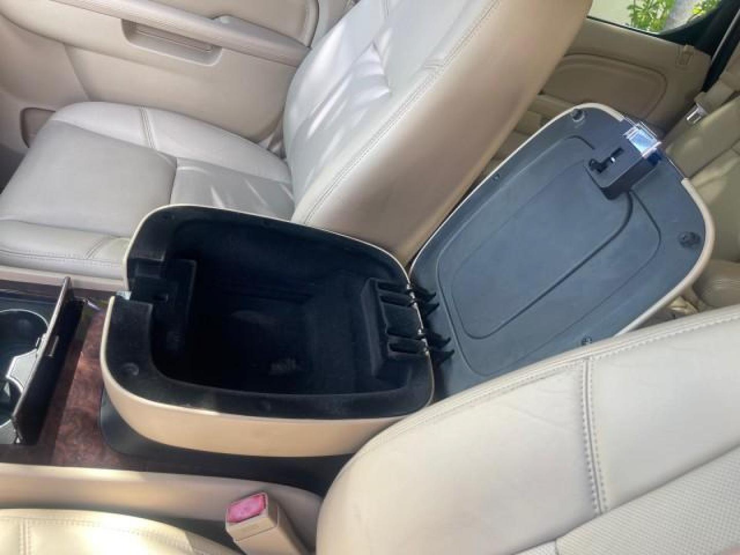 2013 White Diamond Tricoat /Cashmere w/Cocoa Accents Cadillac Escalade LOW MILES 62,315 PEARL WHITE (1GYS3AEF3DR) with an 6.2L Vortec 1000 V8 SFI E85 Engine engine, Automatic transmission, located at 4701 North Dixie Hwy, Pompano Beach, FL, 33064, (954) 422-2889, 26.240938, -80.123474 - OUR WEBPAGE FLORIDACARS1.COM HAS OVER 100 PHOTOS AND FREE CARFAX LINK 2013 CADILLAC ESCALADE WHITE DIAMOND TRICOAT - NEW $$ 63,170 VIN: 1GYS3AEF3DR239301 1 G Y S 3 A E F 3 D R 2 3 9 3 0 1 4 DOOR WAGON/SPORT UTILITY 6.2L V8 F OHV 16V FLEX FUEL REAR WHEEL DRIVE Features A/C Seat(s) ABS Brakes Air Cond - Photo#66