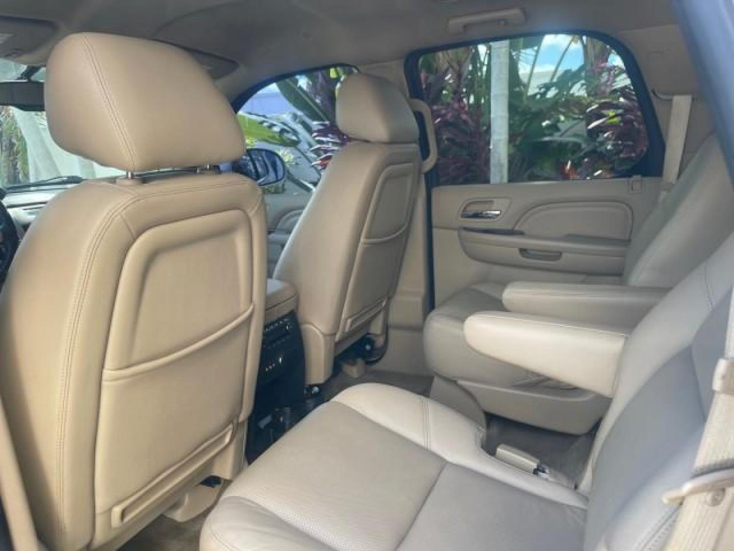 2013 White Diamond Tricoat /Cashmere w/Cocoa Accents Cadillac Escalade LOW MILES 62,315 PEARL WHITE (1GYS3AEF3DR) with an 6.2L Vortec 1000 V8 SFI E85 Engine engine, Automatic transmission, located at 4701 North Dixie Hwy, Pompano Beach, FL, 33064, (954) 422-2889, 26.240938, -80.123474 - OUR WEBPAGE FLORIDACARS1.COM HAS OVER 100 PHOTOS AND FREE CARFAX LINK 2013 CADILLAC ESCALADE WHITE DIAMOND TRICOAT - NEW $$ 63,170 VIN: 1GYS3AEF3DR239301 1 G Y S 3 A E F 3 D R 2 3 9 3 0 1 4 DOOR WAGON/SPORT UTILITY 6.2L V8 F OHV 16V FLEX FUEL REAR WHEEL DRIVE Features A/C Seat(s) ABS Brakes Air Cond - Photo#80