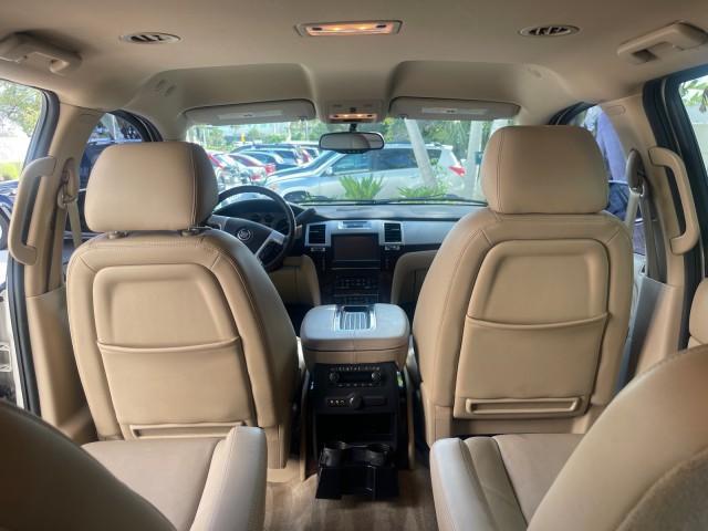 2013 White Diamond Tricoat /Cashmere w/Cocoa Accents Cadillac Escalade LOW MILES 62,322 PEARL WHITE (1GYS3AEF3DR) with an 6.2L Vortec 1000 V8 SFI E85 Engine engine, Automatic transmission, located at 4701 North Dixie Hwy, Pompano Beach, FL, 33064, (954) 422-2889, 26.240938, -80.123474 - OUR WEBPAGE FLORIDACARS1.COM HAS OVER 100 PHOTOS AND FREE CARFAX LINK 2013 CADILLAC ESCALADE WHITE DIAMOND TRICOAT - NEW $$ 63,170 VIN: 1GYS3AEF3DR239301 1 G Y S 3 A E F 3 D R 2 3 9 3 0 1 4 DOOR WAGON/SPORT UTILITY 6.2L V8 F OHV 16V FLEX FUEL REAR WHEEL DRIVE Features A/C Seat(s) ABS Brakes Air Cond - Photo#87