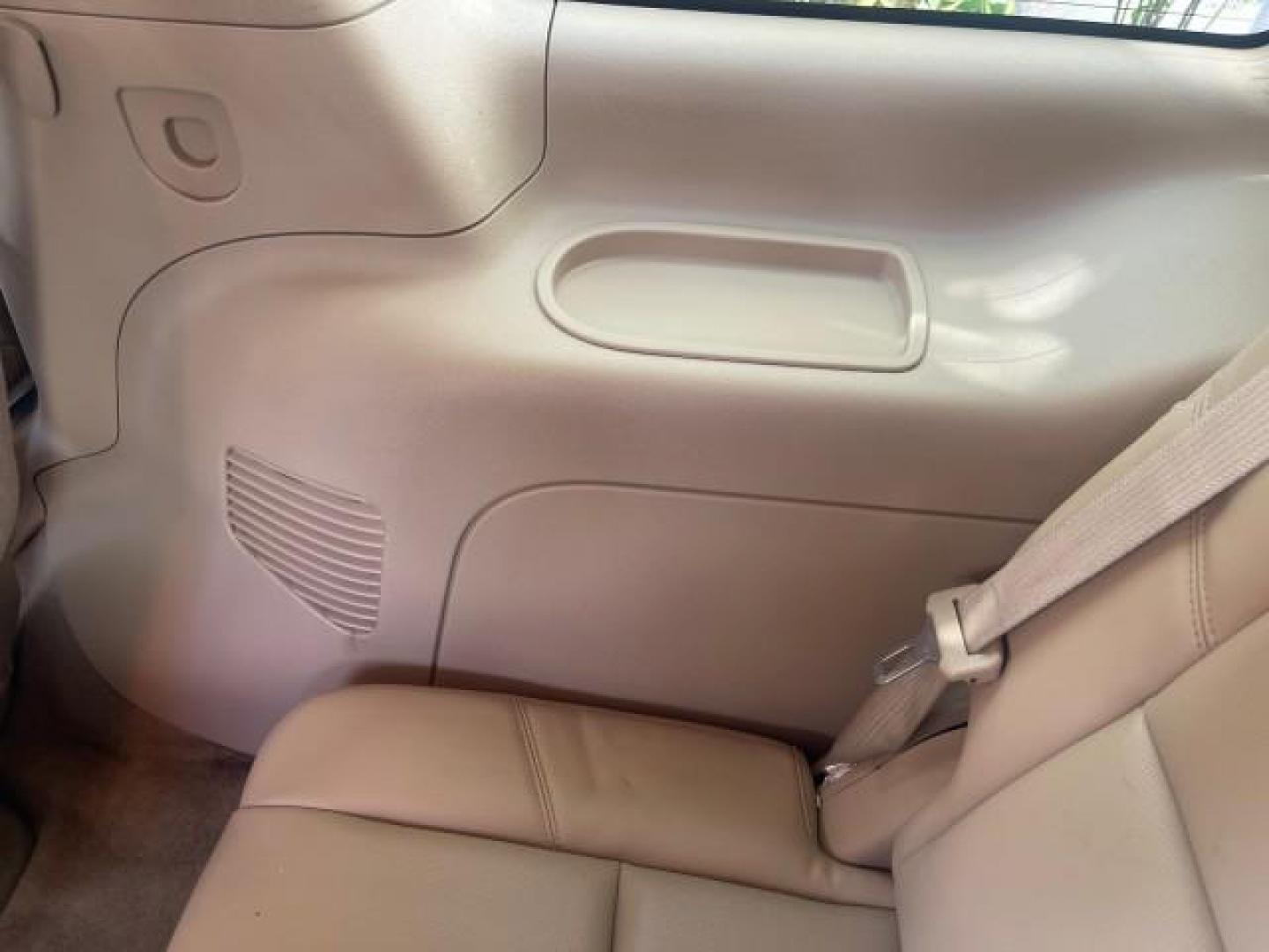 2013 White Diamond Tricoat /Cashmere w/Cocoa Accents Cadillac Escalade LOW MILES 62,315 PEARL WHITE (1GYS3AEF3DR) with an 6.2L Vortec 1000 V8 SFI E85 Engine engine, Automatic transmission, located at 4701 North Dixie Hwy, Pompano Beach, FL, 33064, (954) 422-2889, 26.240938, -80.123474 - OUR WEBPAGE FLORIDACARS1.COM HAS OVER 100 PHOTOS AND FREE CARFAX LINK 2013 CADILLAC ESCALADE WHITE DIAMOND TRICOAT - NEW $$ 63,170 VIN: 1GYS3AEF3DR239301 1 G Y S 3 A E F 3 D R 2 3 9 3 0 1 4 DOOR WAGON/SPORT UTILITY 6.2L V8 F OHV 16V FLEX FUEL REAR WHEEL DRIVE Features A/C Seat(s) ABS Brakes Air Cond - Photo#89