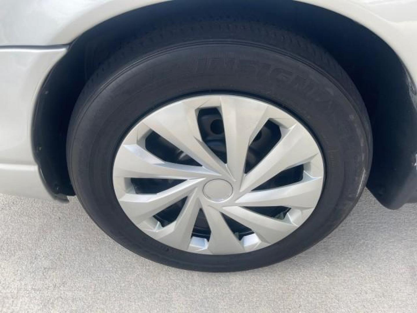 2002 Light Silver /Grey Saturn SL2 LOW MILES 51,437 1 OWNER FLORIDA (1G8ZK54782Z) with an 1.9L DOHC SPFI 16-Valve L4 Aluminum Engine engine, Automatic transmission, located at 4701 North Dixie Hwy, Pompano Beach, FL, 33064, (954) 422-2889, 26.240938, -80.123474 - OUR WEBPAGE FLORIDACARS1.COM HAS OVER 100 PHOTOS AND FREE CARFAX LINK 2002 SATURN S-SERIES SL2 VIN: 1G8ZK54782Z312050 1 G 8 Z K 5 4 7 8 2 Z 3 1 2 0 5 0 SEDAN 4 DR 1.9L I4 F DOHC 16V GASOLINE FRONT WHEEL DRIVE Features Air Conditioning AM/FM Stereo Automatic Transmission Cloth Seats Rear Defroster Pr - Photo#19