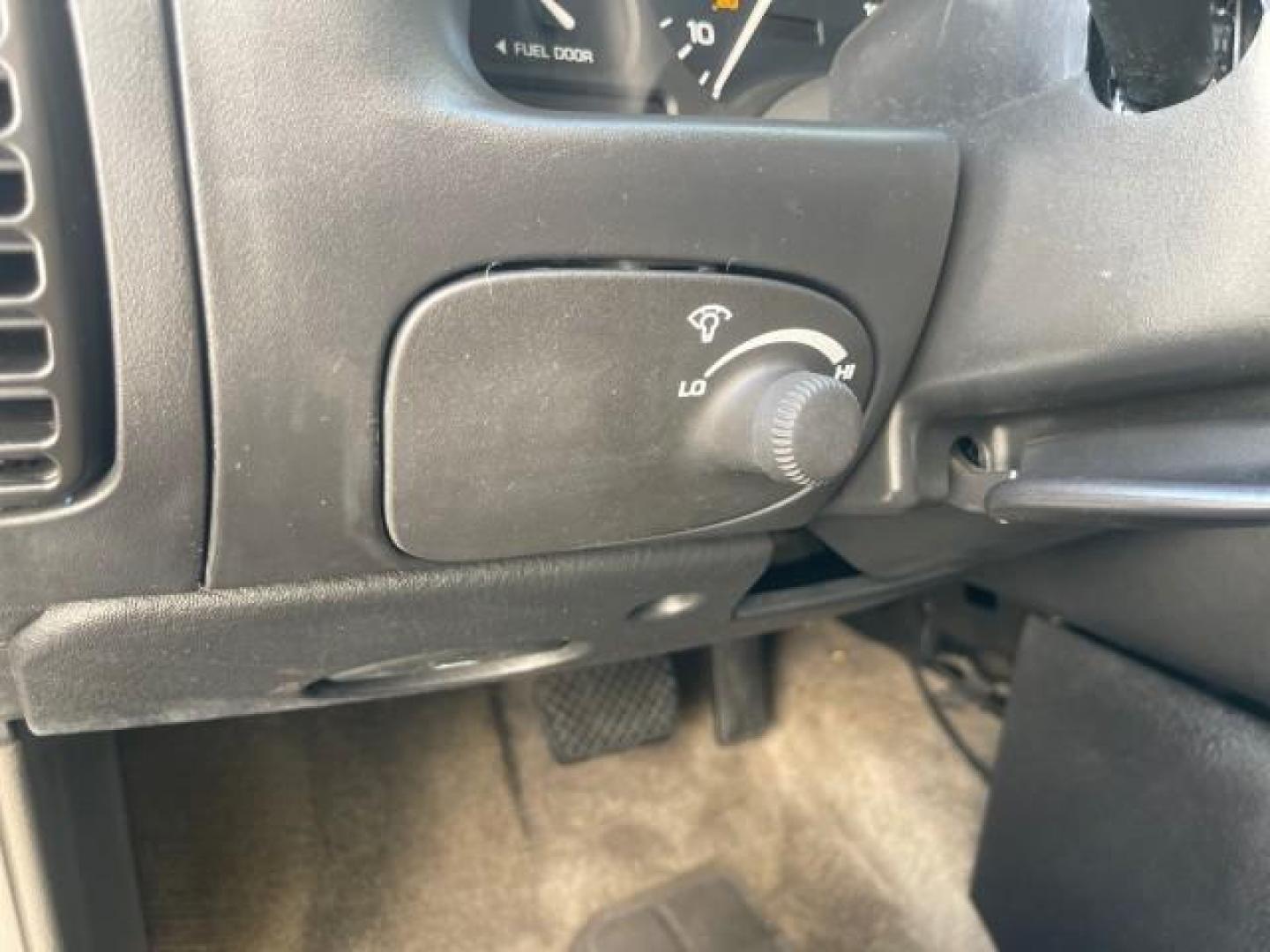 2002 Light Silver /Grey Saturn SL2 LOW MILES 51,437 1 OWNER FLORIDA (1G8ZK54782Z) with an 1.9L DOHC SPFI 16-Valve L4 Aluminum Engine engine, Automatic transmission, located at 4701 North Dixie Hwy, Pompano Beach, FL, 33064, (954) 422-2889, 26.240938, -80.123474 - OUR WEBPAGE FLORIDACARS1.COM HAS OVER 100 PHOTOS AND FREE CARFAX LINK 2002 SATURN S-SERIES SL2 VIN: 1G8ZK54782Z312050 1 G 8 Z K 5 4 7 8 2 Z 3 1 2 0 5 0 SEDAN 4 DR 1.9L I4 F DOHC 16V GASOLINE FRONT WHEEL DRIVE Features Air Conditioning AM/FM Stereo Automatic Transmission Cloth Seats Rear Defroster Pr - Photo#52