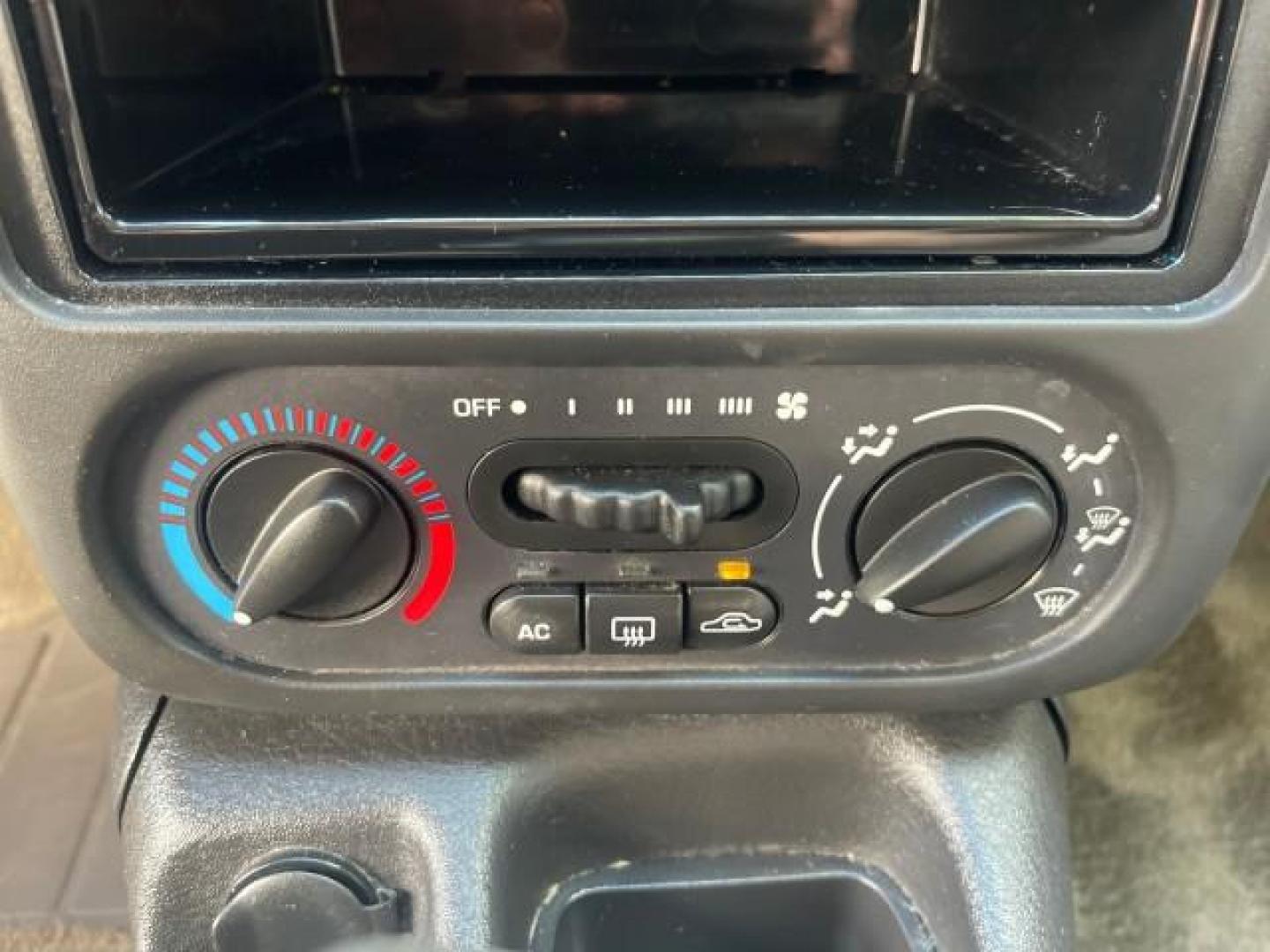 2002 Light Silver /Grey Saturn SL2 LOW MILES 51,437 1 OWNER FLORIDA (1G8ZK54782Z) with an 1.9L DOHC SPFI 16-Valve L4 Aluminum Engine engine, Automatic transmission, located at 4701 North Dixie Hwy, Pompano Beach, FL, 33064, (954) 422-2889, 26.240938, -80.123474 - OUR WEBPAGE FLORIDACARS1.COM HAS OVER 100 PHOTOS AND FREE CARFAX LINK 2002 SATURN S-SERIES SL2 VIN: 1G8ZK54782Z312050 1 G 8 Z K 5 4 7 8 2 Z 3 1 2 0 5 0 SEDAN 4 DR 1.9L I4 F DOHC 16V GASOLINE FRONT WHEEL DRIVE Features Air Conditioning AM/FM Stereo Automatic Transmission Cloth Seats Rear Defroster Pr - Photo#57