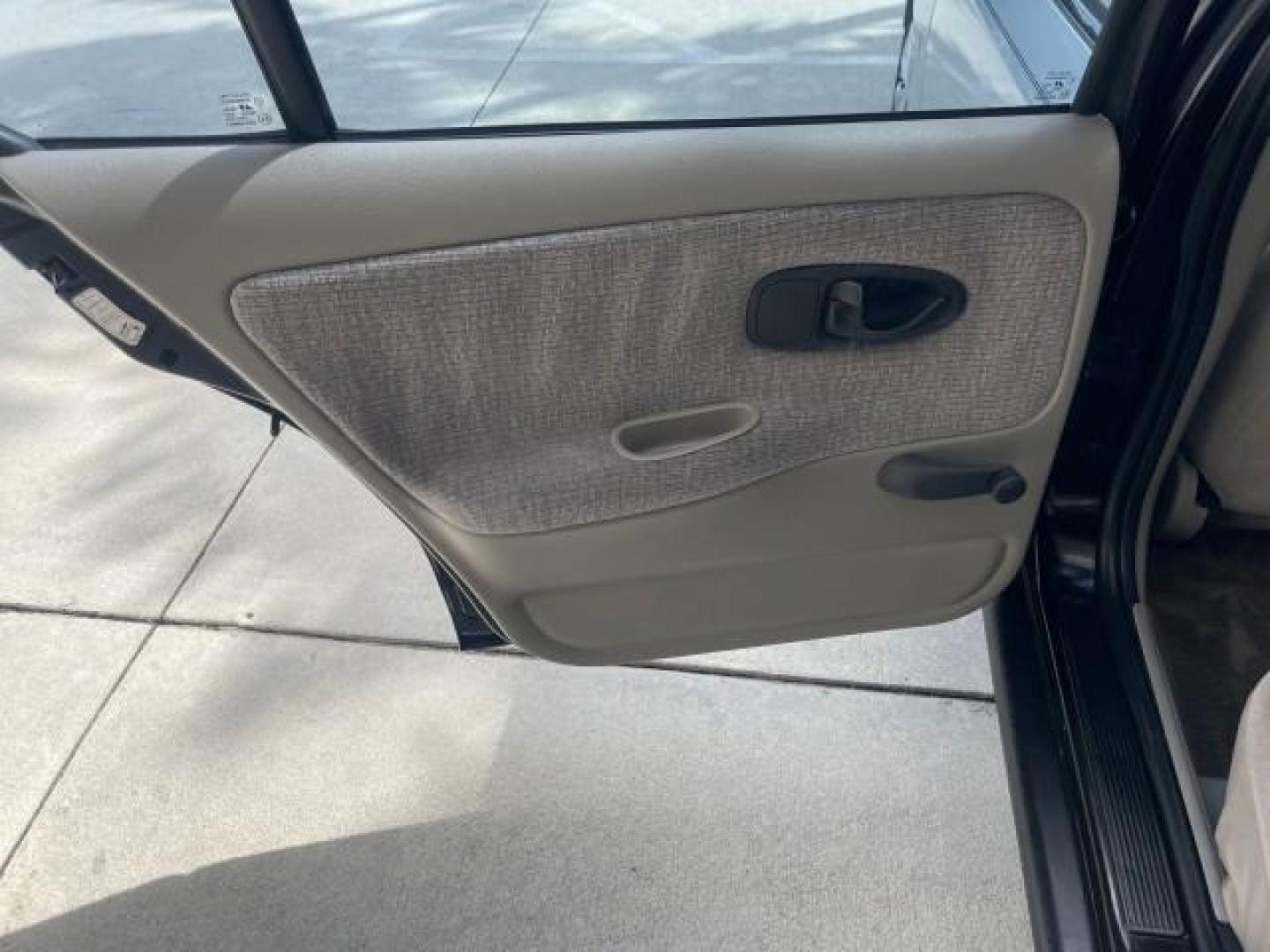 2002 Light Silver /Grey Saturn SL2 LOW MILES 51,437 1 OWNER FLORIDA (1G8ZK54782Z) with an 1.9L DOHC SPFI 16-Valve L4 Aluminum Engine engine, Automatic transmission, located at 4701 North Dixie Hwy, Pompano Beach, FL, 33064, (954) 422-2889, 26.240938, -80.123474 - OUR WEBPAGE FLORIDACARS1.COM HAS OVER 100 PHOTOS AND FREE CARFAX LINK 2002 SATURN S-SERIES SL2 VIN: 1G8ZK54782Z312050 1 G 8 Z K 5 4 7 8 2 Z 3 1 2 0 5 0 SEDAN 4 DR 1.9L I4 F DOHC 16V GASOLINE FRONT WHEEL DRIVE Features Air Conditioning AM/FM Stereo Automatic Transmission Cloth Seats Rear Defroster Pr - Photo#68