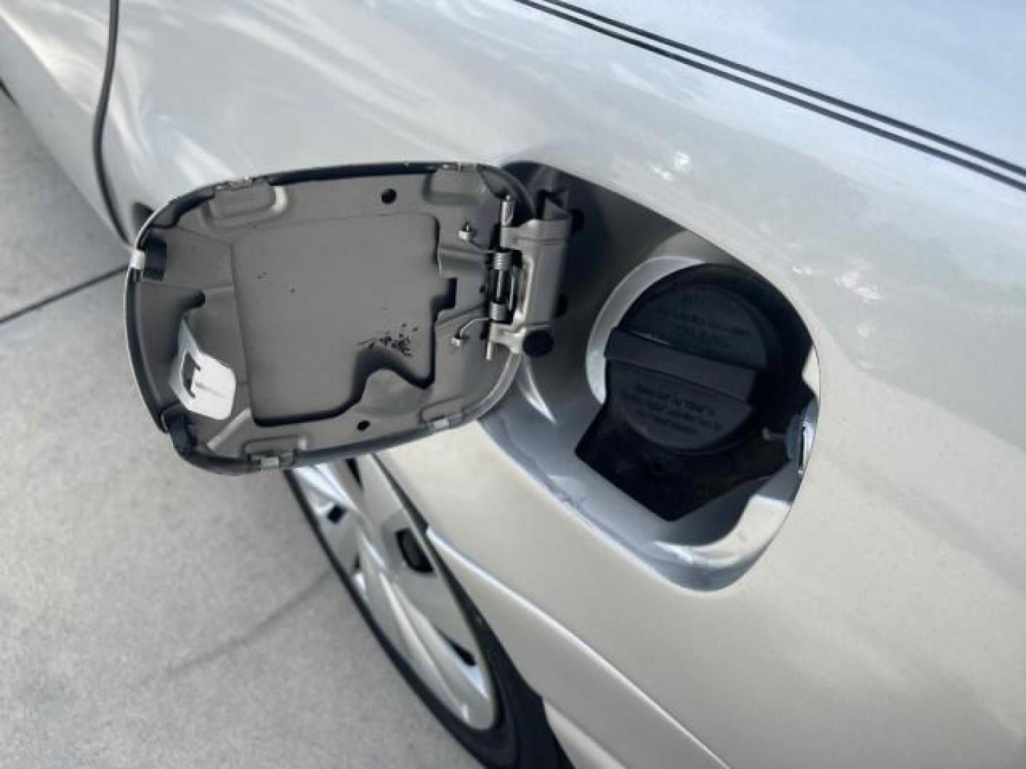 2002 Light Silver /Grey Saturn SL2 LOW MILES 51,437 1 OWNER FLORIDA (1G8ZK54782Z) with an 1.9L DOHC SPFI 16-Valve L4 Aluminum Engine engine, Automatic transmission, located at 4701 North Dixie Hwy, Pompano Beach, FL, 33064, (954) 422-2889, 26.240938, -80.123474 - OUR WEBPAGE FLORIDACARS1.COM HAS OVER 100 PHOTOS AND FREE CARFAX LINK 2002 SATURN S-SERIES SL2 VIN: 1G8ZK54782Z312050 1 G 8 Z K 5 4 7 8 2 Z 3 1 2 0 5 0 SEDAN 4 DR 1.9L I4 F DOHC 16V GASOLINE FRONT WHEEL DRIVE Features Air Conditioning AM/FM Stereo Automatic Transmission Cloth Seats Rear Defroster Pr - Photo#82