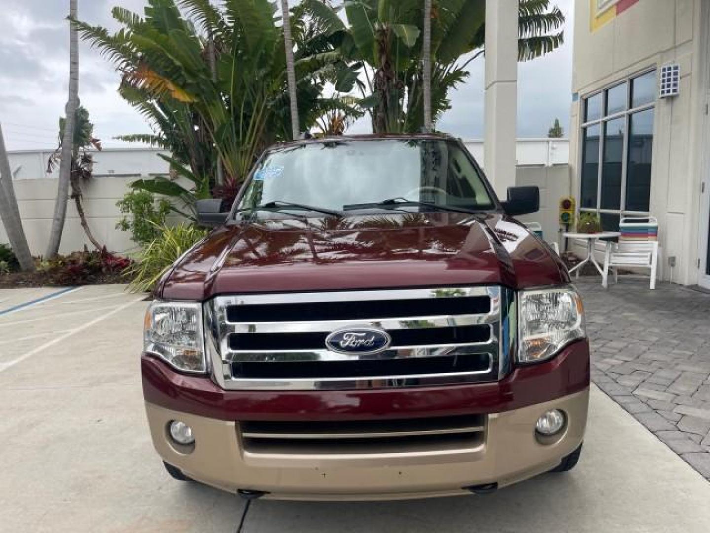 2012 Autumn Red Metallic /Camel Ford Expedition XLT LOW MILES 73,308 4WD (1FMJU1J54CE) with an 5.4L SOHC 24-Valve V8 FFV Engine engine, Automatic transmission, located at 4701 North Dixie Hwy, Pompano Beach, FL, 33064, (954) 422-2889, 26.240938, -80.123474 - OUR WEBPAGE FLORIDACARS1.COM HAS OVER 100 PHOTOS AND FREE CARFAX LINK 2012 FORD EXPEDITION XLT VIN: 1FMJU1J54CEF49311 1 F M J U 1 J 5 4 C E F 4 9 3 1 1 4 DOOR WAGON/SPORT UTILITY 5.4L V8 F SOHC 24V FLEX FUEL REAR WHEEL DRIVE W/ 4X4 Features 4WD/AWD ABS Brakes Air Conditioning Alloy Wheels AM/FM Ster - Photo#2