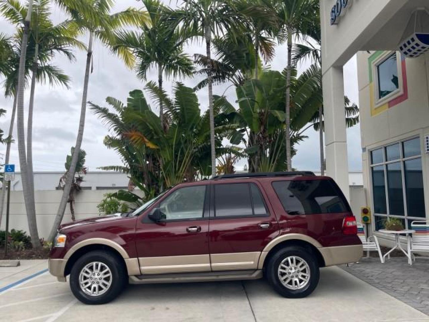 2012 Autumn Red Metallic /Camel Ford Expedition XLT LOW MILES 73,308 4WD (1FMJU1J54CE) with an 5.4L SOHC 24-Valve V8 FFV Engine engine, Automatic transmission, located at 4701 North Dixie Hwy, Pompano Beach, FL, 33064, (954) 422-2889, 26.240938, -80.123474 - OUR WEBPAGE FLORIDACARS1.COM HAS OVER 100 PHOTOS AND FREE CARFAX LINK 2012 FORD EXPEDITION XLT VIN: 1FMJU1J54CEF49311 1 F M J U 1 J 5 4 C E F 4 9 3 1 1 4 DOOR WAGON/SPORT UTILITY 5.4L V8 F SOHC 24V FLEX FUEL REAR WHEEL DRIVE W/ 4X4 Features 4WD/AWD ABS Brakes Air Conditioning Alloy Wheels AM/FM Ster - Photo#4