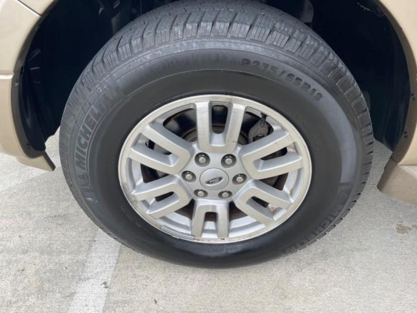 2012 Autumn Red Metallic /Camel Ford Expedition XLT LOW MILES 73,308 4WD (1FMJU1J54CE) with an 5.4L SOHC 24-Valve V8 FFV Engine engine, Automatic transmission, located at 4701 North Dixie Hwy, Pompano Beach, FL, 33064, (954) 422-2889, 26.240938, -80.123474 - OUR WEBPAGE FLORIDACARS1.COM HAS OVER 100 PHOTOS AND FREE CARFAX LINK 2012 FORD EXPEDITION XLT VIN: 1FMJU1J54CEF49311 1 F M J U 1 J 5 4 C E F 4 9 3 1 1 4 DOOR WAGON/SPORT UTILITY 5.4L V8 F SOHC 24V FLEX FUEL REAR WHEEL DRIVE W/ 4X4 Features 4WD/AWD ABS Brakes Air Conditioning Alloy Wheels AM/FM Ster - Photo#19