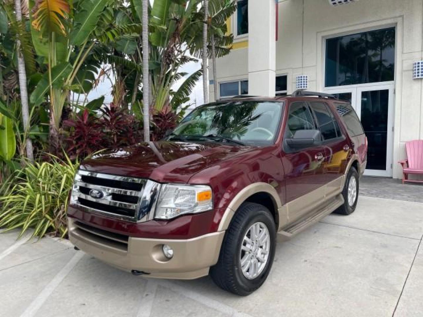 2012 Autumn Red Metallic /Camel Ford Expedition XLT LOW MILES 73,308 4WD (1FMJU1J54CE) with an 5.4L SOHC 24-Valve V8 FFV Engine engine, Automatic transmission, located at 4701 North Dixie Hwy, Pompano Beach, FL, 33064, (954) 422-2889, 26.240938, -80.123474 - OUR WEBPAGE FLORIDACARS1.COM HAS OVER 100 PHOTOS AND FREE CARFAX LINK 2012 FORD EXPEDITION XLT VIN: 1FMJU1J54CEF49311 1 F M J U 1 J 5 4 C E F 4 9 3 1 1 4 DOOR WAGON/SPORT UTILITY 5.4L V8 F SOHC 24V FLEX FUEL REAR WHEEL DRIVE W/ 4X4 Features 4WD/AWD ABS Brakes Air Conditioning Alloy Wheels AM/FM Ster - Photo#30