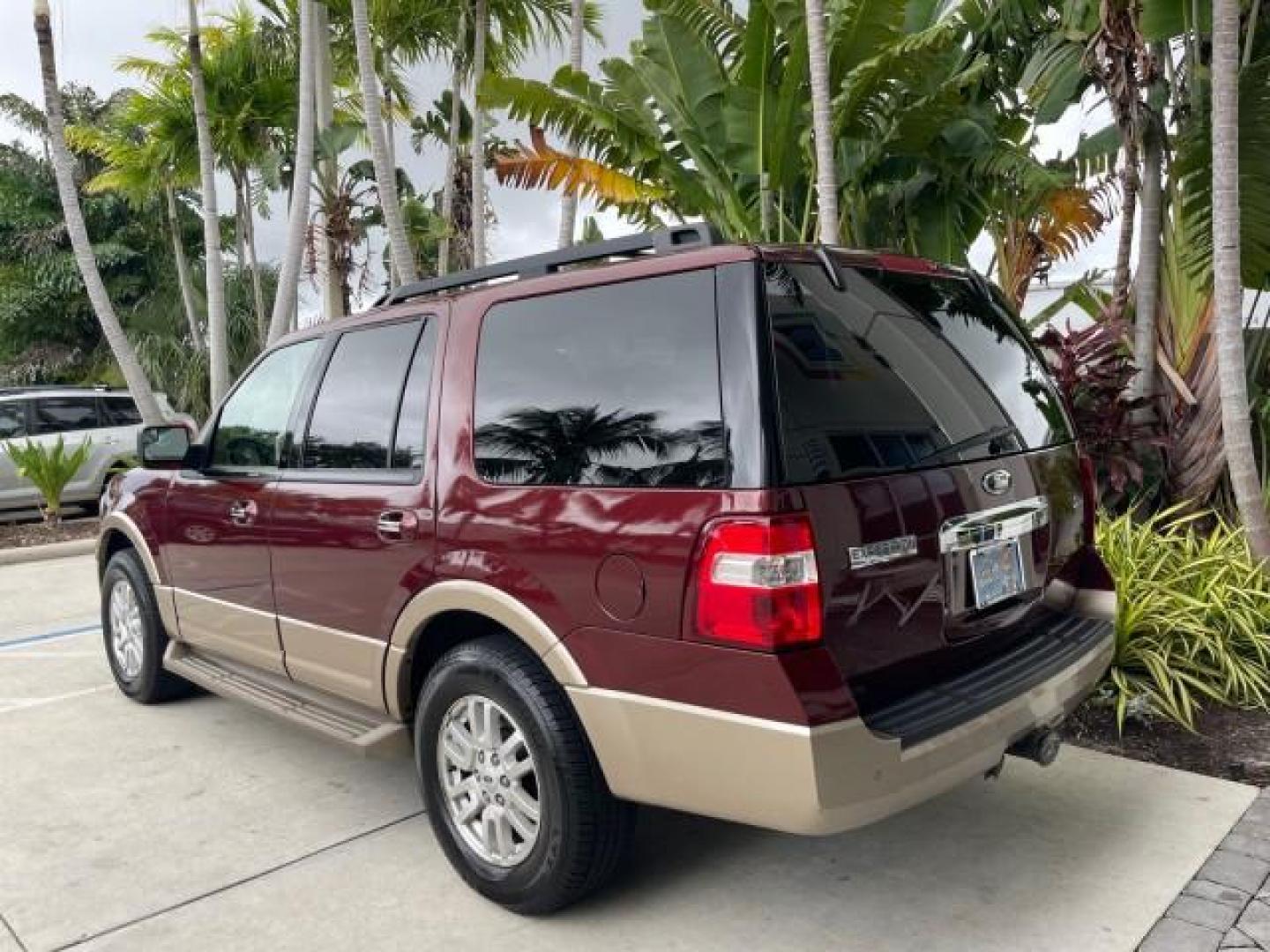 2012 Autumn Red Metallic /Camel Ford Expedition XLT LOW MILES 73,308 4WD (1FMJU1J54CE) with an 5.4L SOHC 24-Valve V8 FFV Engine engine, Automatic transmission, located at 4701 North Dixie Hwy, Pompano Beach, FL, 33064, (954) 422-2889, 26.240938, -80.123474 - OUR WEBPAGE FLORIDACARS1.COM HAS OVER 100 PHOTOS AND FREE CARFAX LINK 2012 FORD EXPEDITION XLT VIN: 1FMJU1J54CEF49311 1 F M J U 1 J 5 4 C E F 4 9 3 1 1 4 DOOR WAGON/SPORT UTILITY 5.4L V8 F SOHC 24V FLEX FUEL REAR WHEEL DRIVE W/ 4X4 Features 4WD/AWD ABS Brakes Air Conditioning Alloy Wheels AM/FM Ster - Photo#34