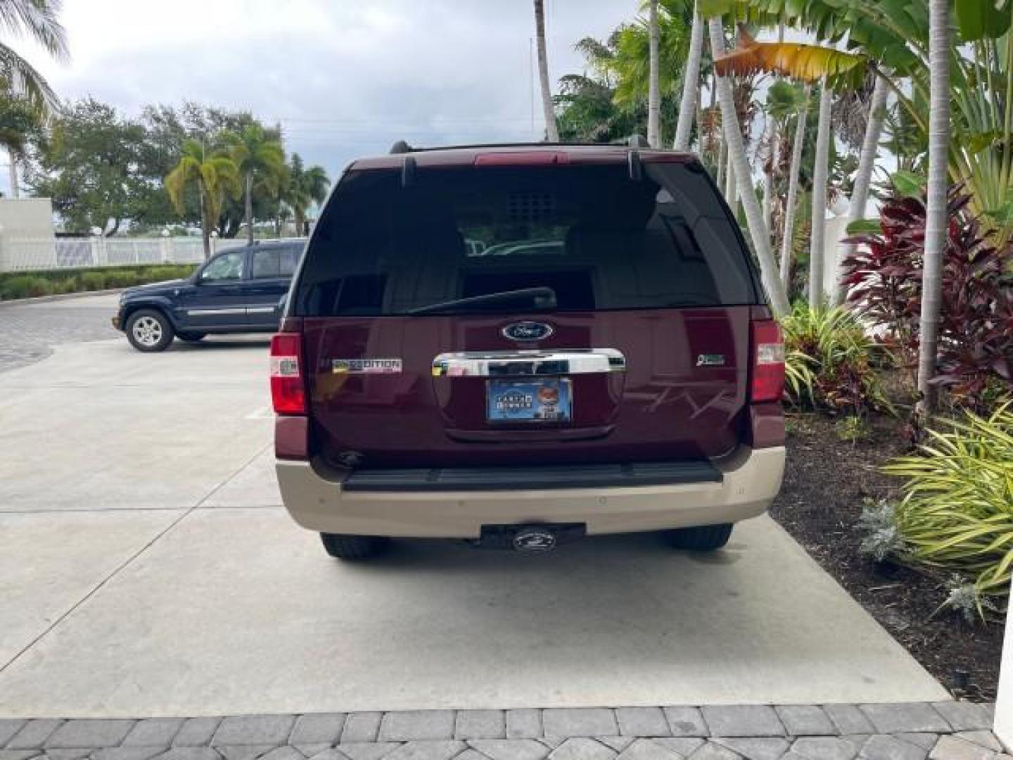 2012 Autumn Red Metallic /Camel Ford Expedition XLT LOW MILES 73,308 4WD (1FMJU1J54CE) with an 5.4L SOHC 24-Valve V8 FFV Engine engine, Automatic transmission, located at 4701 North Dixie Hwy, Pompano Beach, FL, 33064, (954) 422-2889, 26.240938, -80.123474 - OUR WEBPAGE FLORIDACARS1.COM HAS OVER 100 PHOTOS AND FREE CARFAX LINK 2012 FORD EXPEDITION XLT VIN: 1FMJU1J54CEF49311 1 F M J U 1 J 5 4 C E F 4 9 3 1 1 4 DOOR WAGON/SPORT UTILITY 5.4L V8 F SOHC 24V FLEX FUEL REAR WHEEL DRIVE W/ 4X4 Features 4WD/AWD ABS Brakes Air Conditioning Alloy Wheels AM/FM Ster - Photo#35