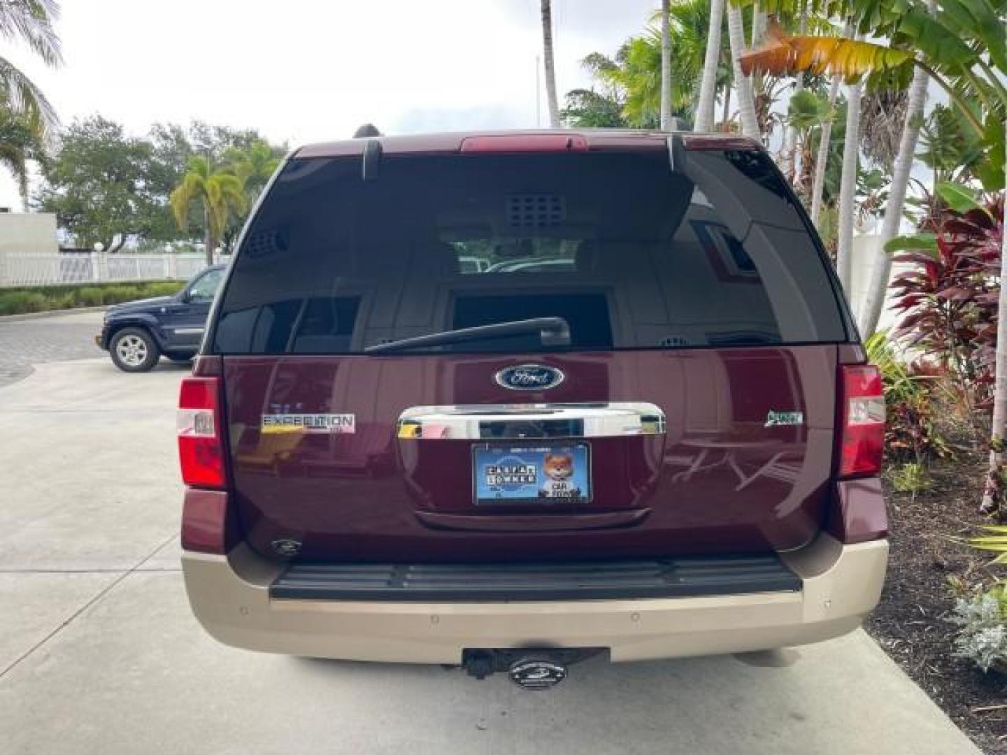 2012 Autumn Red Metallic /Camel Ford Expedition XLT LOW MILES 73,308 4WD (1FMJU1J54CE) with an 5.4L SOHC 24-Valve V8 FFV Engine engine, Automatic transmission, located at 4701 North Dixie Hwy, Pompano Beach, FL, 33064, (954) 422-2889, 26.240938, -80.123474 - OUR WEBPAGE FLORIDACARS1.COM HAS OVER 100 PHOTOS AND FREE CARFAX LINK 2012 FORD EXPEDITION XLT VIN: 1FMJU1J54CEF49311 1 F M J U 1 J 5 4 C E F 4 9 3 1 1 4 DOOR WAGON/SPORT UTILITY 5.4L V8 F SOHC 24V FLEX FUEL REAR WHEEL DRIVE W/ 4X4 Features 4WD/AWD ABS Brakes Air Conditioning Alloy Wheels AM/FM Ster - Photo#36