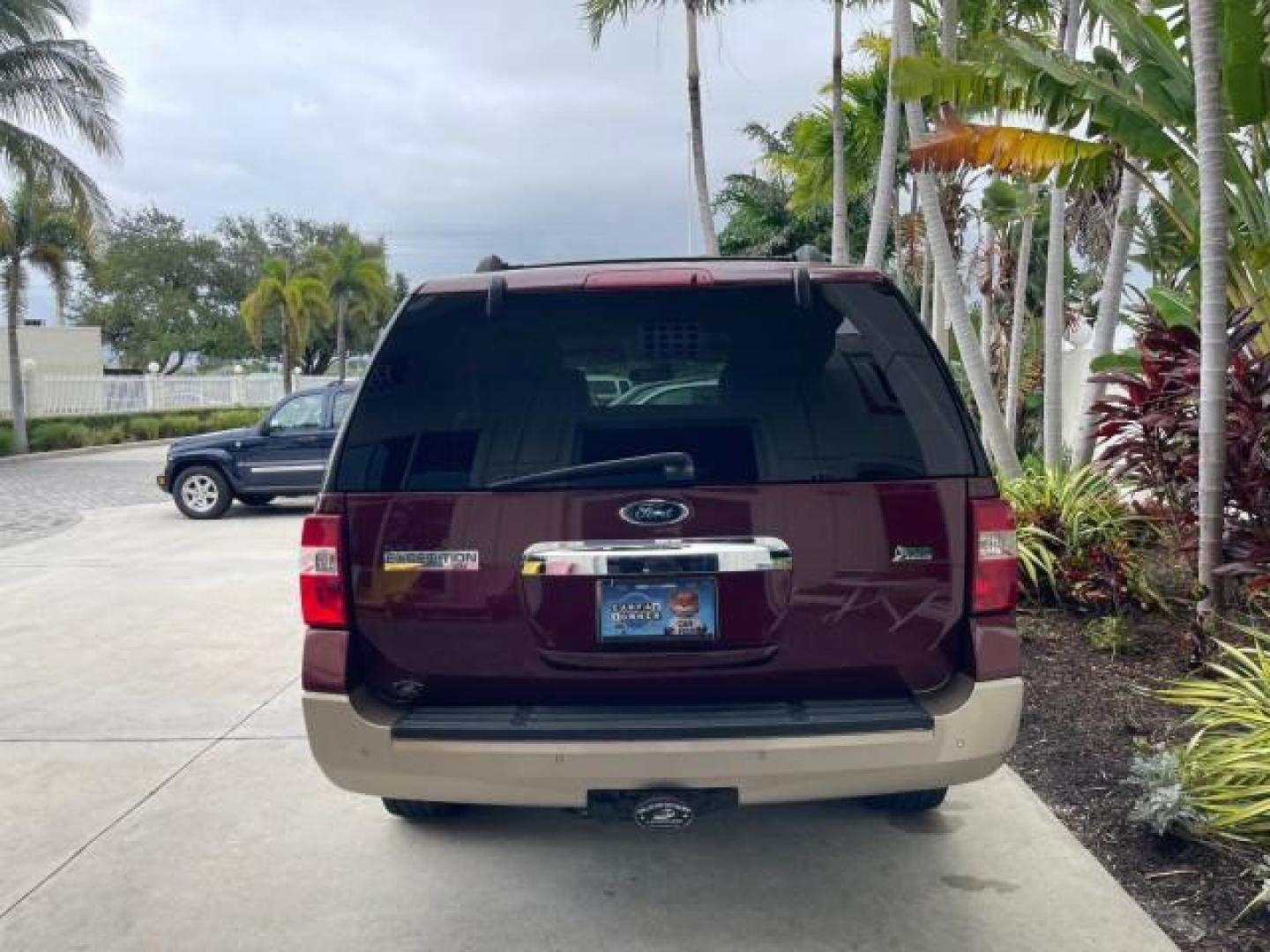 2012 Autumn Red Metallic /Camel Ford Expedition XLT LOW MILES 73,308 4WD (1FMJU1J54CE) with an 5.4L SOHC 24-Valve V8 FFV Engine engine, Automatic transmission, located at 4701 North Dixie Hwy, Pompano Beach, FL, 33064, (954) 422-2889, 26.240938, -80.123474 - OUR WEBPAGE FLORIDACARS1.COM HAS OVER 100 PHOTOS AND FREE CARFAX LINK 2012 FORD EXPEDITION XLT VIN: 1FMJU1J54CEF49311 1 F M J U 1 J 5 4 C E F 4 9 3 1 1 4 DOOR WAGON/SPORT UTILITY 5.4L V8 F SOHC 24V FLEX FUEL REAR WHEEL DRIVE W/ 4X4 Features 4WD/AWD ABS Brakes Air Conditioning Alloy Wheels AM/FM Ster - Photo#95