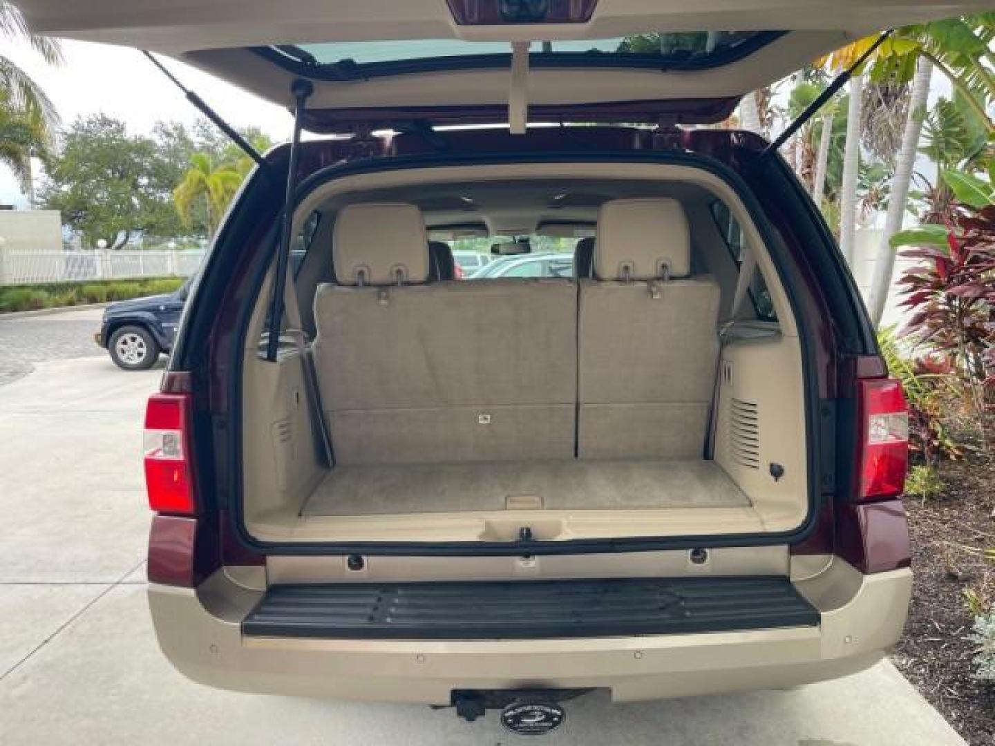 2012 Autumn Red Metallic /Camel Ford Expedition XLT LOW MILES 73,308 4WD (1FMJU1J54CE) with an 5.4L SOHC 24-Valve V8 FFV Engine engine, Automatic transmission, located at 4701 North Dixie Hwy, Pompano Beach, FL, 33064, (954) 422-2889, 26.240938, -80.123474 - OUR WEBPAGE FLORIDACARS1.COM HAS OVER 100 PHOTOS AND FREE CARFAX LINK 2012 FORD EXPEDITION XLT VIN: 1FMJU1J54CEF49311 1 F M J U 1 J 5 4 C E F 4 9 3 1 1 4 DOOR WAGON/SPORT UTILITY 5.4L V8 F SOHC 24V FLEX FUEL REAR WHEEL DRIVE W/ 4X4 Features 4WD/AWD ABS Brakes Air Conditioning Alloy Wheels AM/FM Ster - Photo#99