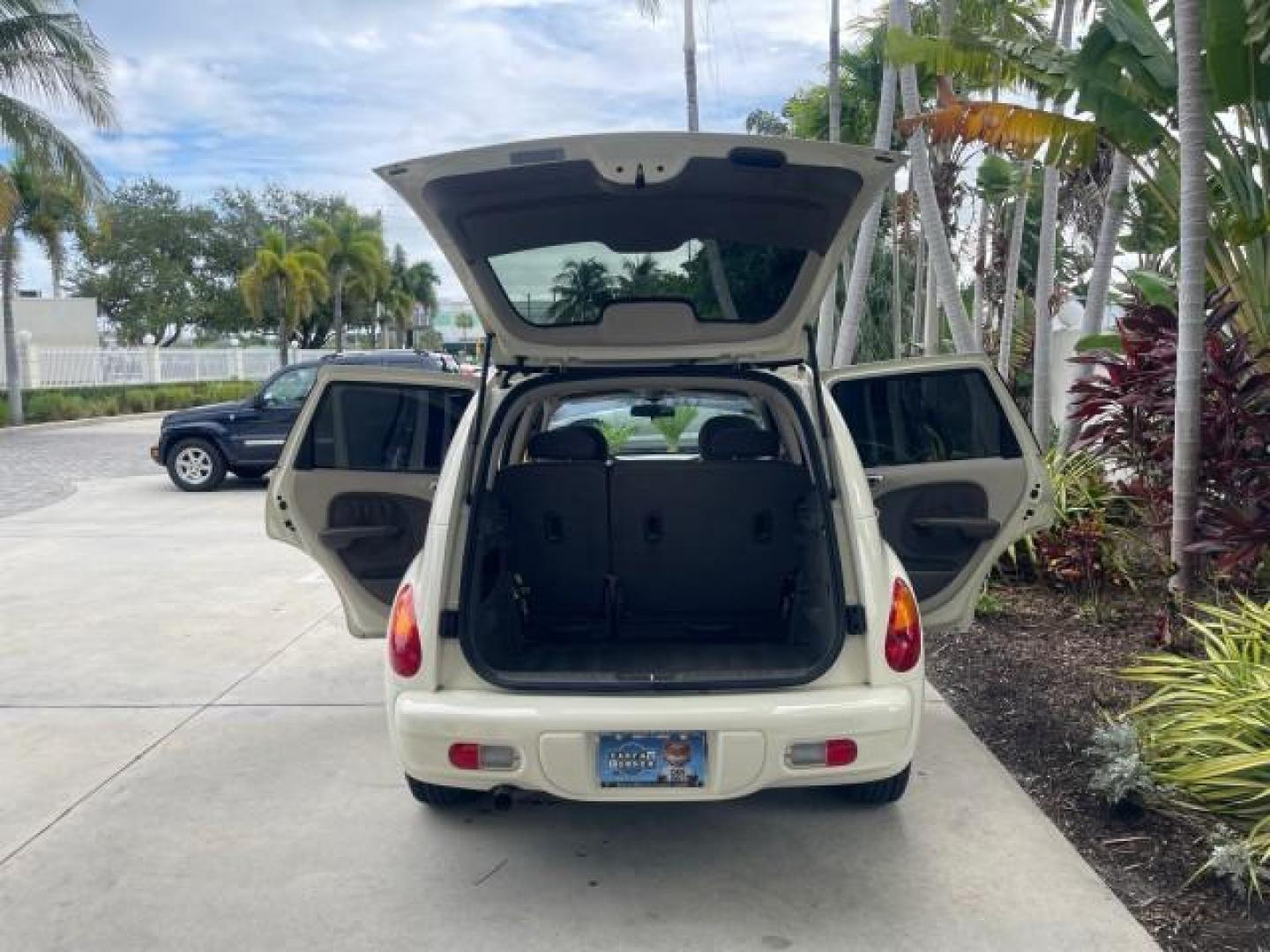 2004 Cool Vanilla /Dark Slate Gray Chrysler PT Cruiser Touring LOW MILES 46,180 (3C4FY58B34T) with an 2.4L 4-Cyl Engine engine, Automatic transmission, located at 4701 North Dixie Hwy, Pompano Beach, FL, 33064, (954) 422-2889, 26.240938, -80.123474 - OUR WEBPAGE FLORIDACARS1.COM HAS OVER 100 PHOTOS AND FREE CARFAX LINK 2004 CHRYSLER PT CRUISER TOURING EDITION VIN: 3C4FY58B34T209277 3 C 4 F Y 5 8 B 3 4 T 2 0 9 2 7 7 VAN 2.4L I4 F DOHC 16V GASOLINE 29 MPG FRONT WHEEL DRIVE Features Air Conditioning Alloy Wheels AM/FM Stereo Automatic Transmission - Photo#15