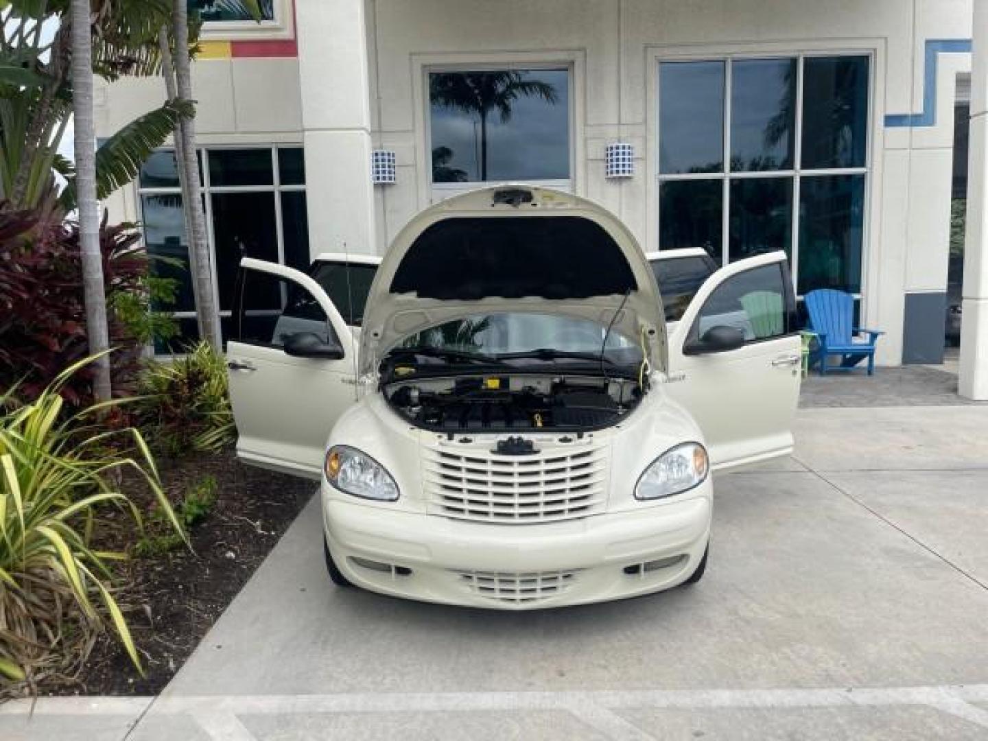 2004 Cool Vanilla /Dark Slate Gray Chrysler PT Cruiser Touring LOW MILES 46,180 (3C4FY58B34T) with an 2.4L 4-Cyl Engine engine, Automatic transmission, located at 4701 North Dixie Hwy, Pompano Beach, FL, 33064, (954) 422-2889, 26.240938, -80.123474 - OUR WEBPAGE FLORIDACARS1.COM HAS OVER 100 PHOTOS AND FREE CARFAX LINK 2004 CHRYSLER PT CRUISER TOURING EDITION VIN: 3C4FY58B34T209277 3 C 4 F Y 5 8 B 3 4 T 2 0 9 2 7 7 VAN 2.4L I4 F DOHC 16V GASOLINE 29 MPG FRONT WHEEL DRIVE Features Air Conditioning Alloy Wheels AM/FM Stereo Automatic Transmission - Photo#16