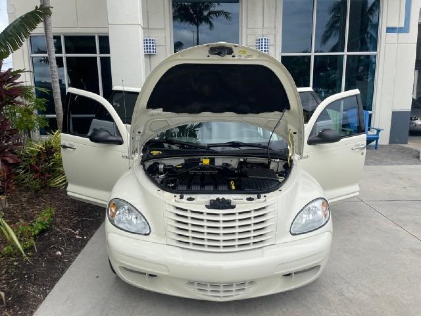 2004 Cool Vanilla /Dark Slate Gray Chrysler PT Cruiser Touring LOW MILES 46,180 (3C4FY58B34T) with an 2.4L 4-Cyl Engine engine, Automatic transmission, located at 4701 North Dixie Hwy, Pompano Beach, FL, 33064, (954) 422-2889, 26.240938, -80.123474 - OUR WEBPAGE FLORIDACARS1.COM HAS OVER 100 PHOTOS AND FREE CARFAX LINK 2004 CHRYSLER PT CRUISER TOURING EDITION VIN: 3C4FY58B34T209277 3 C 4 F Y 5 8 B 3 4 T 2 0 9 2 7 7 VAN 2.4L I4 F DOHC 16V GASOLINE 29 MPG FRONT WHEEL DRIVE Features Air Conditioning Alloy Wheels AM/FM Stereo Automatic Transmission - Photo#17