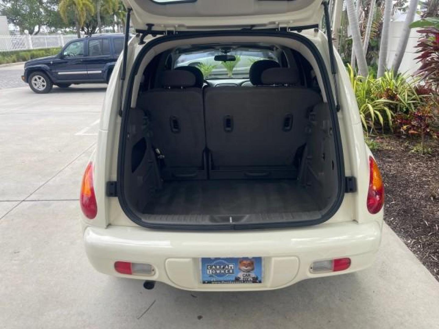 2004 Cool Vanilla /Dark Slate Gray Chrysler PT Cruiser Touring LOW MILES 46,180 (3C4FY58B34T) with an 2.4L 4-Cyl Engine engine, Automatic transmission, located at 4701 North Dixie Hwy, Pompano Beach, FL, 33064, (954) 422-2889, 26.240938, -80.123474 - OUR WEBPAGE FLORIDACARS1.COM HAS OVER 100 PHOTOS AND FREE CARFAX LINK 2004 CHRYSLER PT CRUISER TOURING EDITION VIN: 3C4FY58B34T209277 3 C 4 F Y 5 8 B 3 4 T 2 0 9 2 7 7 VAN 2.4L I4 F DOHC 16V GASOLINE 29 MPG FRONT WHEEL DRIVE Features Air Conditioning Alloy Wheels AM/FM Stereo Automatic Transmission - Photo#89
