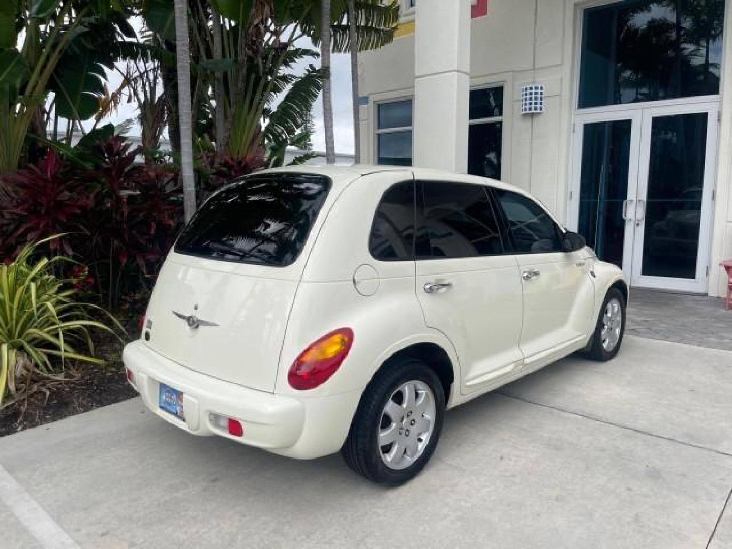 2004 Cool Vanilla /Dark Slate Gray Chrysler PT Cruiser Touring LOW MILES 46,180 (3C4FY58B34T) with an 2.4L 4-Cyl Engine engine, Automatic transmission, located at 4701 North Dixie Hwy, Pompano Beach, FL, 33064, (954) 422-2889, 26.240938, -80.123474 - OUR WEBPAGE FLORIDACARS1.COM HAS OVER 100 PHOTOS AND FREE CARFAX LINK 2004 CHRYSLER PT CRUISER TOURING EDITION VIN: 3C4FY58B34T209277 3 C 4 F Y 5 8 B 3 4 T 2 0 9 2 7 7 VAN 2.4L I4 F DOHC 16V GASOLINE 29 MPG FRONT WHEEL DRIVE Features Air Conditioning Alloy Wheels AM/FM Stereo Automatic Transmission - Photo#96