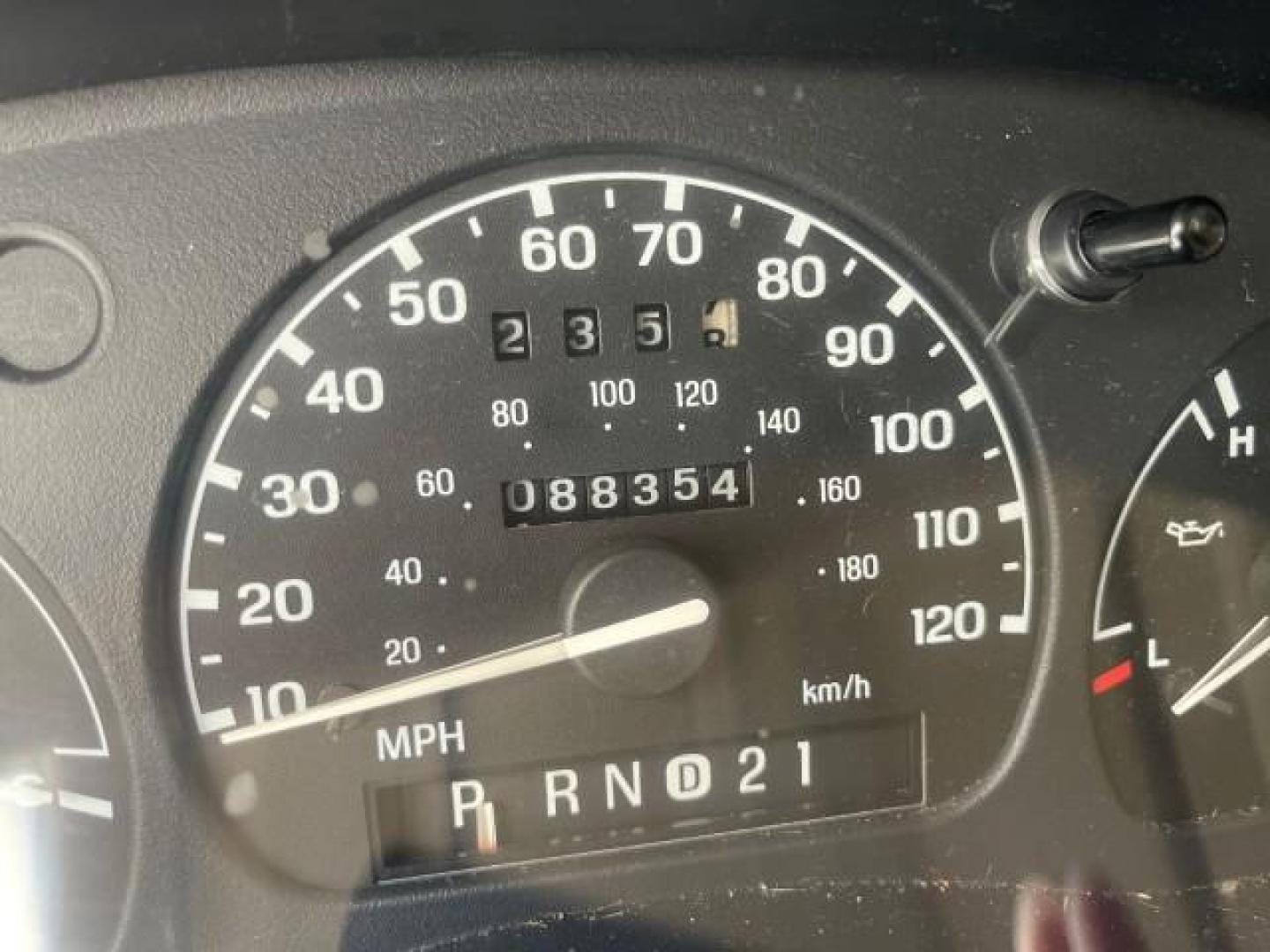 1998 Deep Emerald Green (CC/Met) /Medium Graphite Ford Ranger XL LOW MILES 4 CYL LOW MILES (1FTYR10C0WP) with an 2.5L EFI 4-Cyl Engine engine, Automatic transmission, located at 4701 North Dixie Hwy, Pompano Beach, FL, 33064, (954) 422-2889, 26.240938, -80.123474 - OUR WEBPAGE FLORIDACARS1.COM HAS OVER 100 PHOTOS AND FREE CARFAX LINK 1998 FORD RANGER SPLASH FLARESIDE VIN: 1FTYR10C0WPA84443 1 F T Y R 1 0 C 0 W P A 8 4 4 4 3 PICKUP 2.5L I4 F SOHC 8V GASOLINE 27 MPG REAR WHEEL DRIVE Features ABS Brakes Automatic Transmission Cassette Player Cloth Seats Ice Cold A - Photo#18