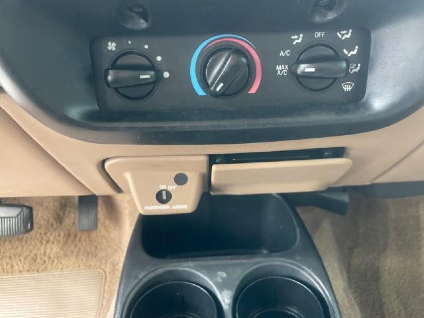 1998 Deep Emerald Green (CC/Met) /Medium Graphite Ford Ranger XL LOW MILES 4 CYL LOW MILES (1FTYR10C0WP) with an 2.5L EFI 4-Cyl Engine engine, Automatic transmission, located at 4701 North Dixie Hwy, Pompano Beach, FL, 33064, (954) 422-2889, 26.240938, -80.123474 - OUR WEBPAGE FLORIDACARS1.COM HAS OVER 100 PHOTOS AND FREE CARFAX LINK 1998 FORD RANGER SPLASH FLARESIDE VIN: 1FTYR10C0WPA84443 1 F T Y R 1 0 C 0 W P A 8 4 4 4 3 PICKUP 2.5L I4 F SOHC 8V GASOLINE 27 MPG REAR WHEEL DRIVE Features ABS Brakes Automatic Transmission Cassette Player Cloth Seats Ice Cold A - Photo#56