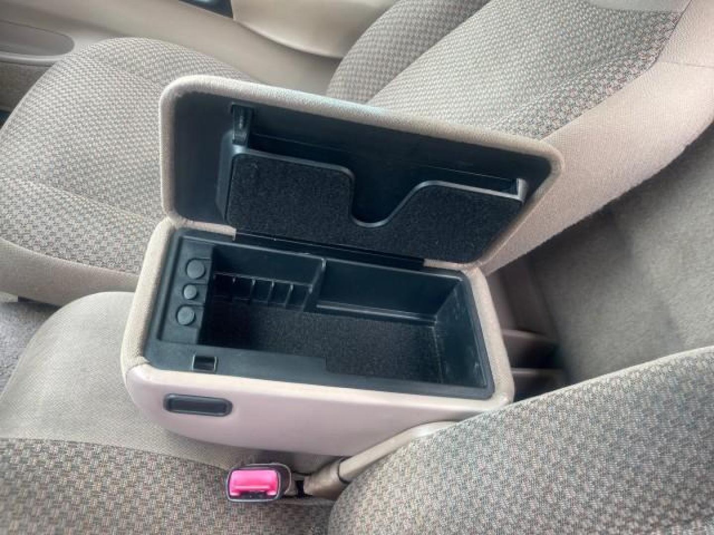 1998 Deep Emerald Green (CC/Met) /Medium Graphite Ford Ranger XL LOW MILES 4 CYL LOW MILES (1FTYR10C0WP) with an 2.5L EFI 4-Cyl Engine engine, Automatic transmission, located at 4701 North Dixie Hwy, Pompano Beach, FL, 33064, (954) 422-2889, 26.240938, -80.123474 - OUR WEBPAGE FLORIDACARS1.COM HAS OVER 100 PHOTOS AND FREE CARFAX LINK 1998 FORD RANGER SPLASH FLARESIDE VIN: 1FTYR10C0WPA84443 1 F T Y R 1 0 C 0 W P A 8 4 4 4 3 PICKUP 2.5L I4 F SOHC 8V GASOLINE 27 MPG REAR WHEEL DRIVE Features ABS Brakes Automatic Transmission Cassette Player Cloth Seats Ice Cold A - Photo#64