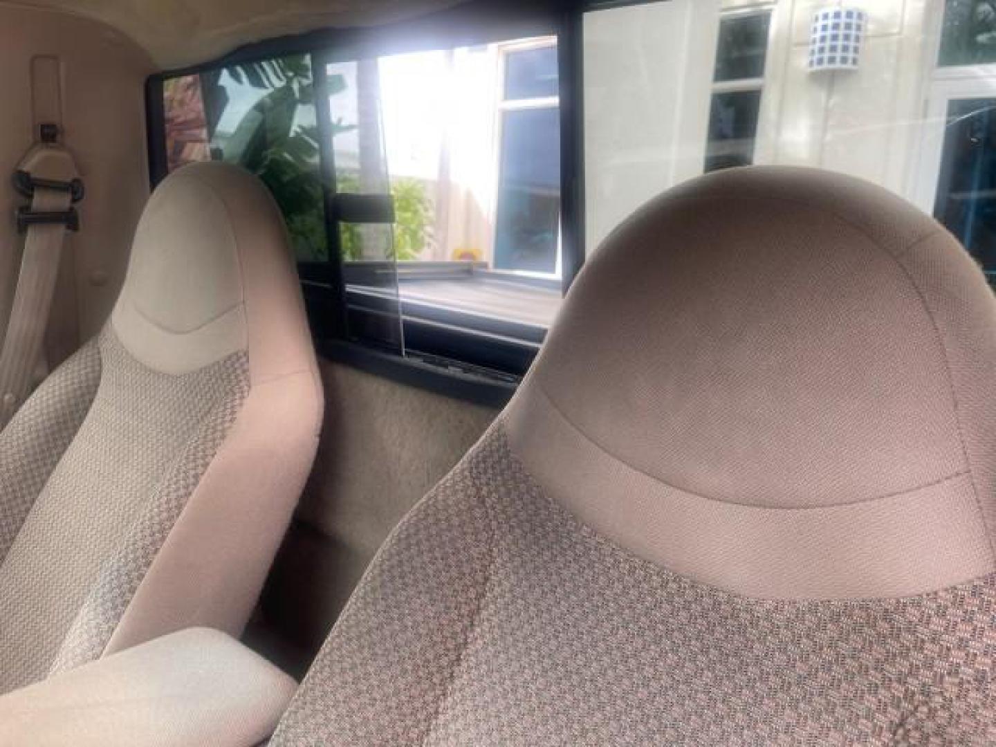 1998 Deep Emerald Green (CC/Met) /Medium Graphite Ford Ranger XL LOW MILES 4 CYL LOW MILES (1FTYR10C0WP) with an 2.5L EFI 4-Cyl Engine engine, Automatic transmission, located at 4701 North Dixie Hwy, Pompano Beach, FL, 33064, (954) 422-2889, 26.240938, -80.123474 - OUR WEBPAGE FLORIDACARS1.COM HAS OVER 100 PHOTOS AND FREE CARFAX LINK 1998 FORD RANGER SPLASH FLARESIDE VIN: 1FTYR10C0WPA84443 1 F T Y R 1 0 C 0 W P A 8 4 4 4 3 PICKUP 2.5L I4 F SOHC 8V GASOLINE 27 MPG REAR WHEEL DRIVE Features ABS Brakes Automatic Transmission Cassette Player Cloth Seats Ice Cold A - Photo#65