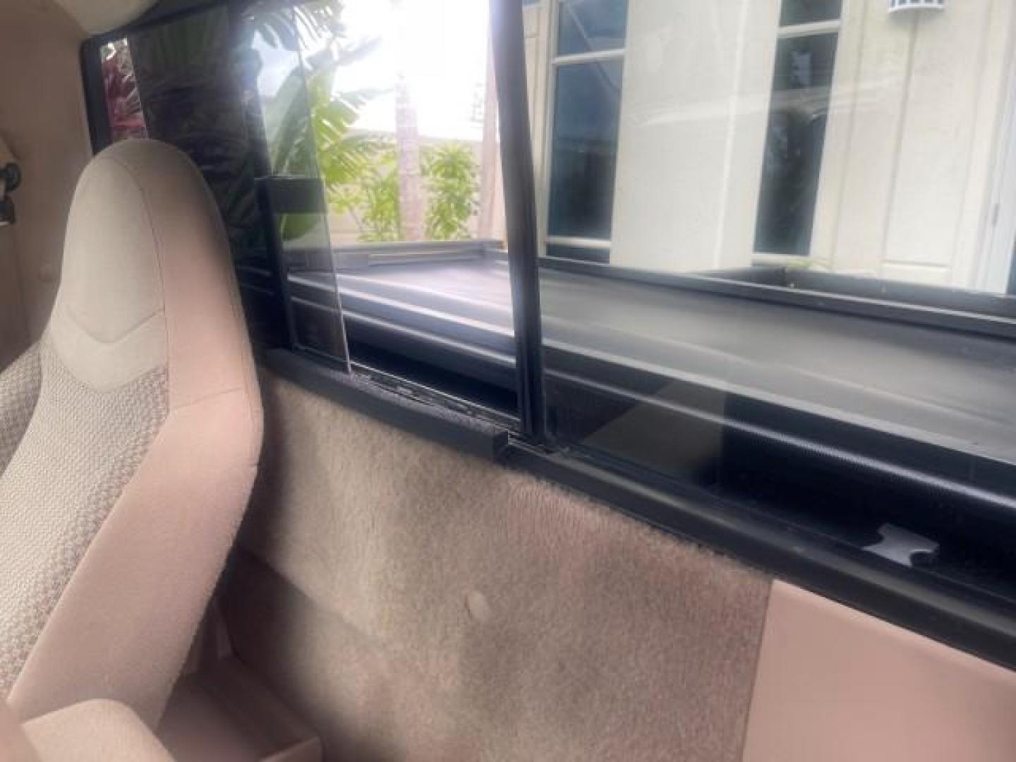 1998 Deep Emerald Green (CC/Met) /Medium Graphite Ford Ranger XL LOW MILES 4 CYL LOW MILES (1FTYR10C0WP) with an 2.5L EFI 4-Cyl Engine engine, Automatic transmission, located at 4701 North Dixie Hwy, Pompano Beach, FL, 33064, (954) 422-2889, 26.240938, -80.123474 - OUR WEBPAGE FLORIDACARS1.COM HAS OVER 100 PHOTOS AND FREE CARFAX LINK 1998 FORD RANGER SPLASH FLARESIDE VIN: 1FTYR10C0WPA84443 1 F T Y R 1 0 C 0 W P A 8 4 4 4 3 PICKUP 2.5L I4 F SOHC 8V GASOLINE 27 MPG REAR WHEEL DRIVE Features ABS Brakes Automatic Transmission Cassette Player Cloth Seats Ice Cold A - Photo#68