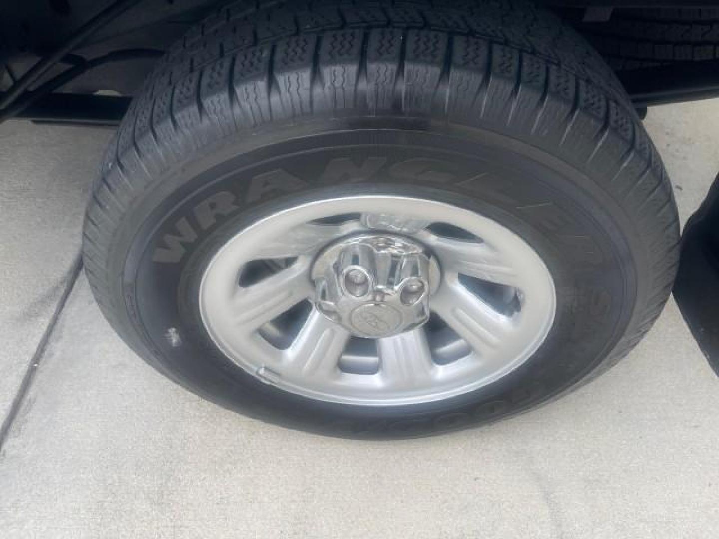 1998 Deep Emerald Green (CC/Met) /Medium Graphite Ford Ranger XL LOW MILES 4 CYL LOW MILES (1FTYR10C0WP) with an 2.5L EFI 4-Cyl Engine engine, Automatic transmission, located at 4701 North Dixie Hwy, Pompano Beach, FL, 33064, (954) 422-2889, 26.240938, -80.123474 - OUR WEBPAGE FLORIDACARS1.COM HAS OVER 100 PHOTOS AND FREE CARFAX LINK 1998 FORD RANGER SPLASH FLARESIDE VIN: 1FTYR10C0WPA84443 1 F T Y R 1 0 C 0 W P A 8 4 4 4 3 PICKUP 2.5L I4 F SOHC 8V GASOLINE 27 MPG REAR WHEEL DRIVE Features ABS Brakes Automatic Transmission Cassette Player Cloth Seats Ice Cold A - Photo#76