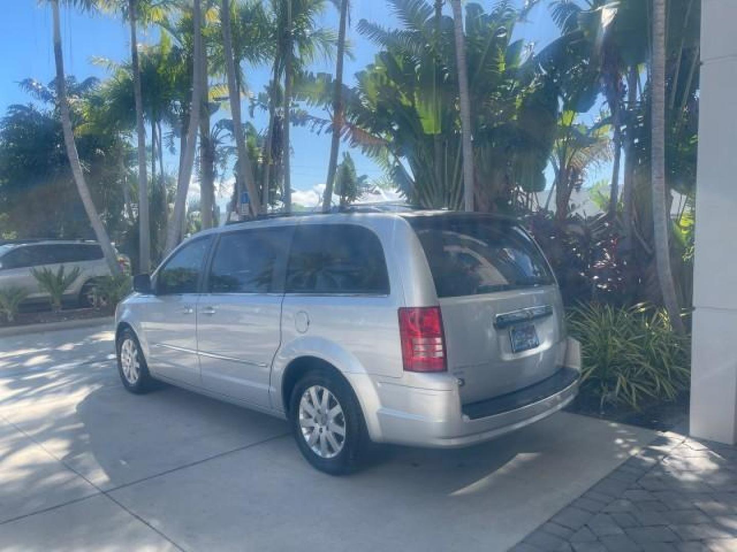 2010 Bright Silver Metallic /Dark slate/light shale Chrysler Town and Country Touring LOW MILES 37,217 1 OWNER (2A4RR5DX8AR) with an 4.0L SOHC SMPI 24v V6 Engine engine, Automatic transmission, located at 4701 North Dixie Hwy, Pompano Beach, FL, 33064, (954) 422-2889, 26.240938, -80.123474 - OUR WEBPAGE FLORIDACARS1.COM HAS OVER 100 PHOTOS AND FREE CARFAX LINK 2010 CHRYSLER TOWN AND COUNTRY TOURING-STOW AND GO SEATS NAVIGATION VIN: 2A4RR5DX8AR141479 2 A 4 R R 5 D X 8 A R 1 4 1 4 7 9 VAN 4.0L V6 F SOHC 24V GASOLINE FRONT WHEEL DRIVE Features ABS Brakes Air Conditioning Alloy Wheels AM/FM - Photo#5