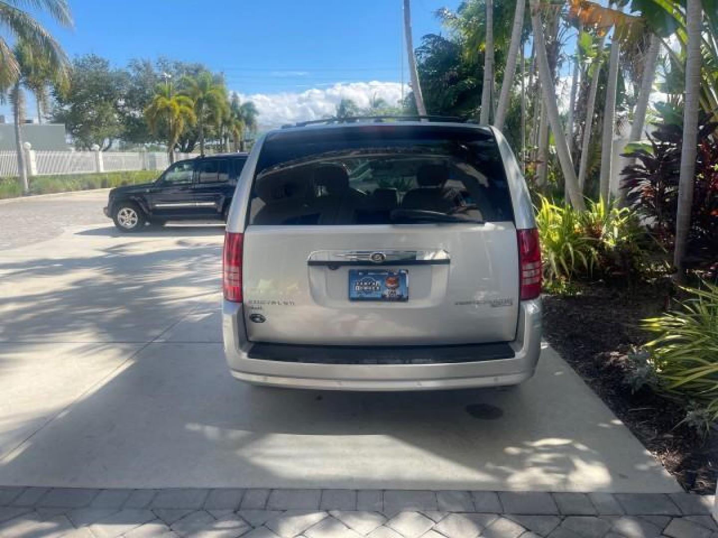 2010 Bright Silver Metallic /Dark slate/light shale Chrysler Town and Country Touring LOW MILES 37,217 1 OWNER (2A4RR5DX8AR) with an 4.0L SOHC SMPI 24v V6 Engine engine, Automatic transmission, located at 4701 North Dixie Hwy, Pompano Beach, FL, 33064, (954) 422-2889, 26.240938, -80.123474 - OUR WEBPAGE FLORIDACARS1.COM HAS OVER 100 PHOTOS AND FREE CARFAX LINK 2010 CHRYSLER TOWN AND COUNTRY TOURING-STOW AND GO SEATS NAVIGATION VIN: 2A4RR5DX8AR141479 2 A 4 R R 5 D X 8 A R 1 4 1 4 7 9 VAN 4.0L V6 F SOHC 24V GASOLINE FRONT WHEEL DRIVE Features ABS Brakes Air Conditioning Alloy Wheels AM/FM - Photo#35