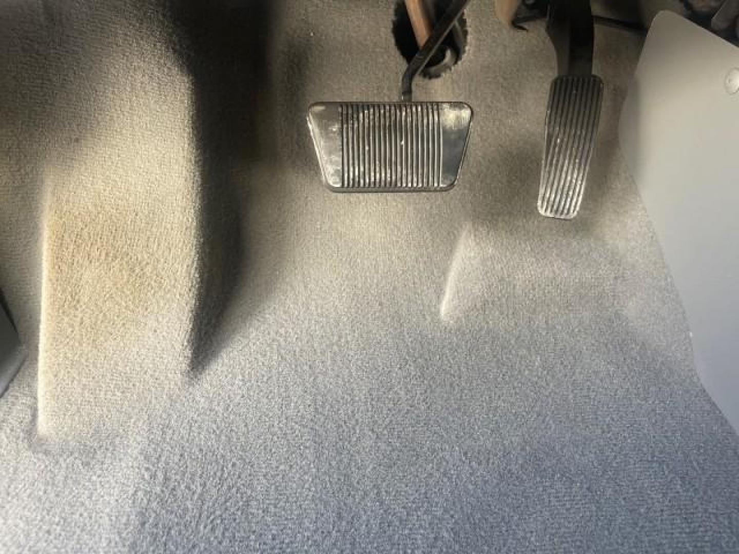 2010 Bright Silver Metallic /Dark slate/light shale Chrysler Town and Country Touring LOW MILES 37,217 1 OWNER (2A4RR5DX8AR) with an 4.0L SOHC SMPI 24v V6 Engine engine, Automatic transmission, located at 4701 North Dixie Hwy, Pompano Beach, FL, 33064, (954) 422-2889, 26.240938, -80.123474 - OUR WEBPAGE FLORIDACARS1.COM HAS OVER 100 PHOTOS AND FREE CARFAX LINK 2010 CHRYSLER TOWN AND COUNTRY TOURING-STOW AND GO SEATS NAVIGATION VIN: 2A4RR5DX8AR141479 2 A 4 R R 5 D X 8 A R 1 4 1 4 7 9 VAN 4.0L V6 F SOHC 24V GASOLINE FRONT WHEEL DRIVE Features ABS Brakes Air Conditioning Alloy Wheels AM/FM - Photo#54